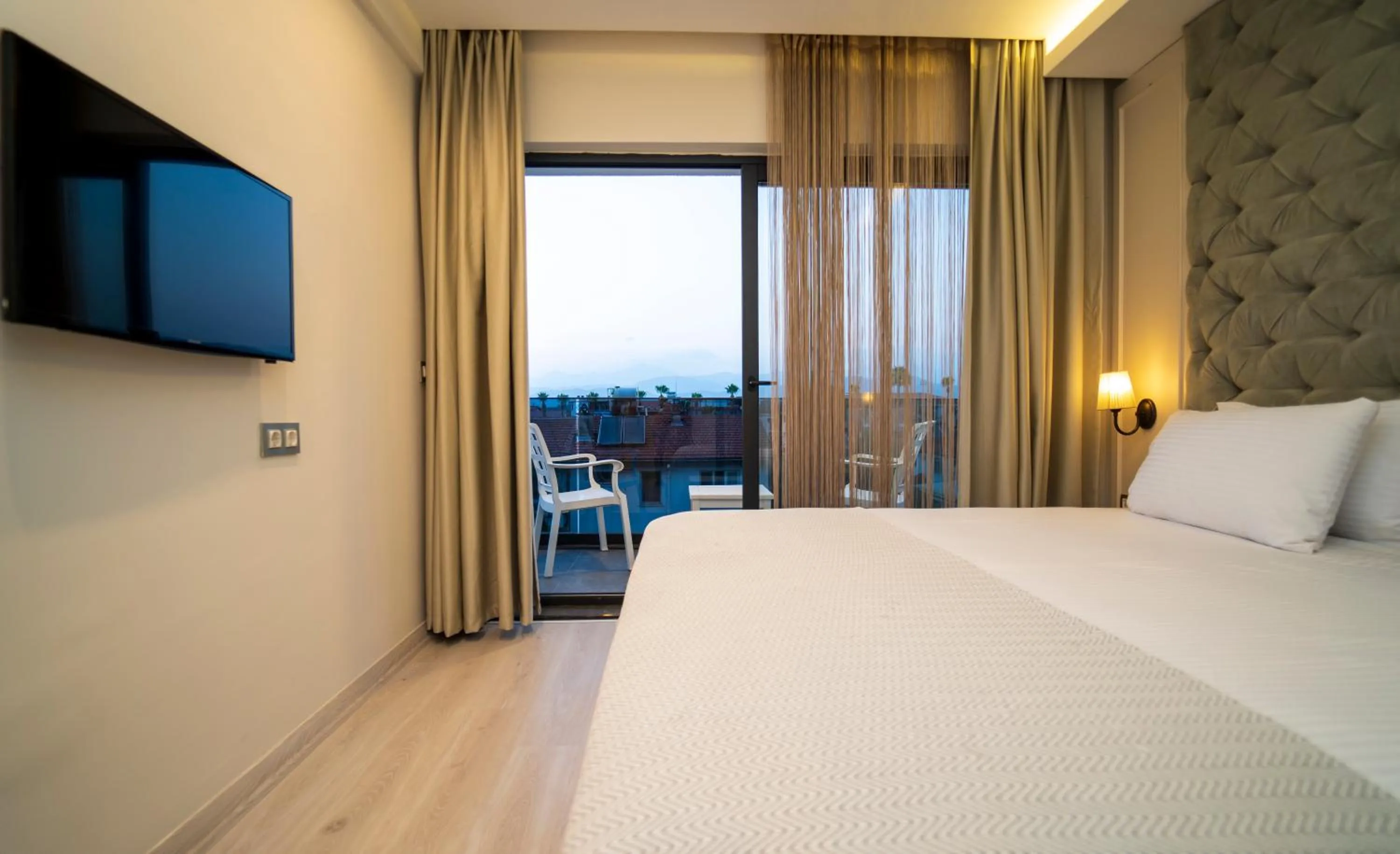 Photo of the whole room in Rooms365