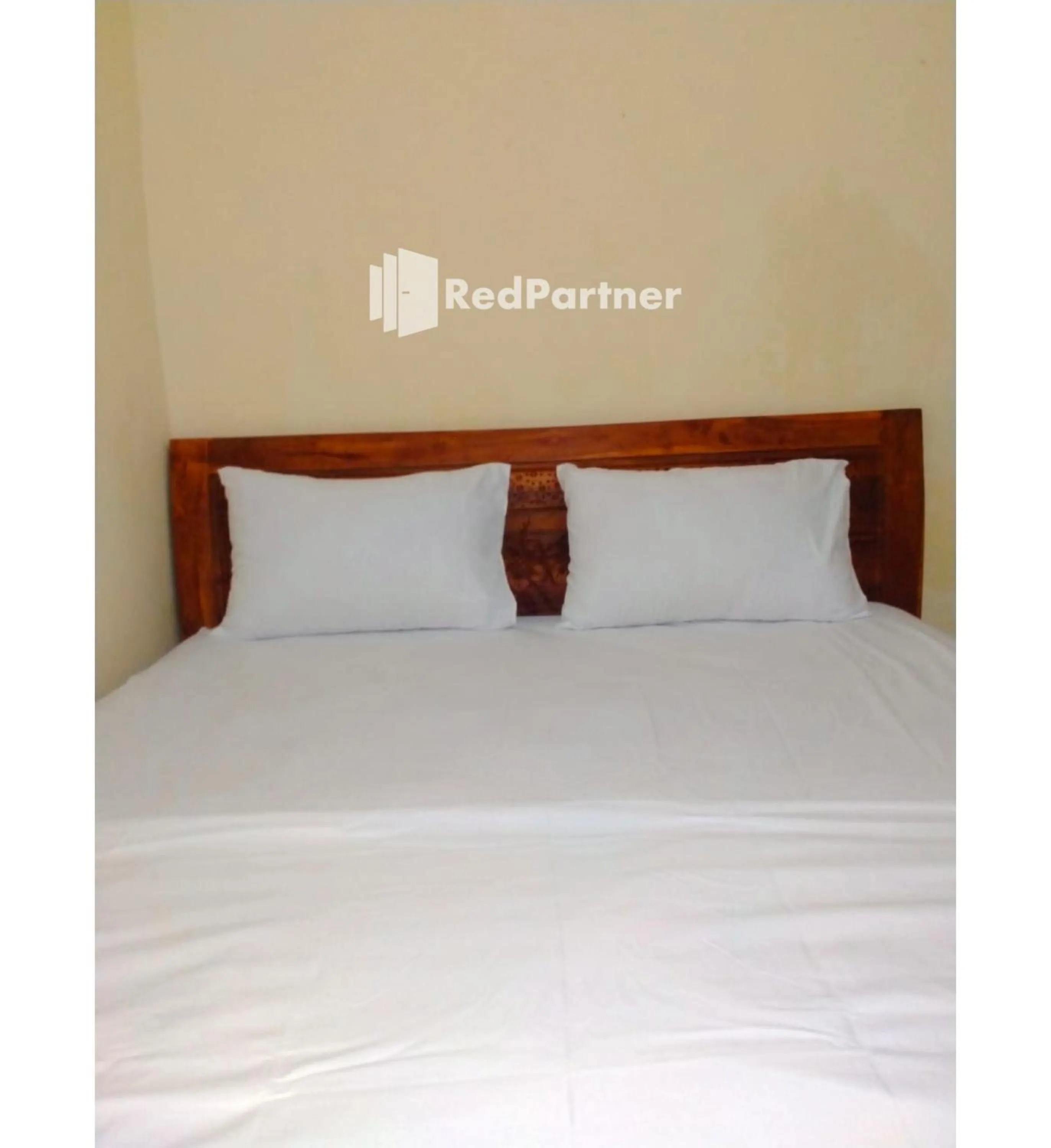 Bedroom, Bed in Navisha Guest House Syariah near Exit Tol Batang RedPartner