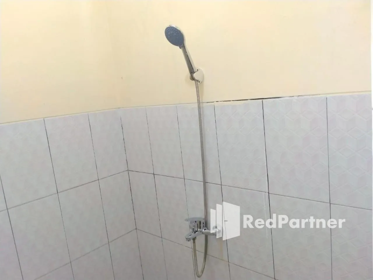 Bathroom in Navisha Guest House Syariah near Exit Tol Batang RedPartner