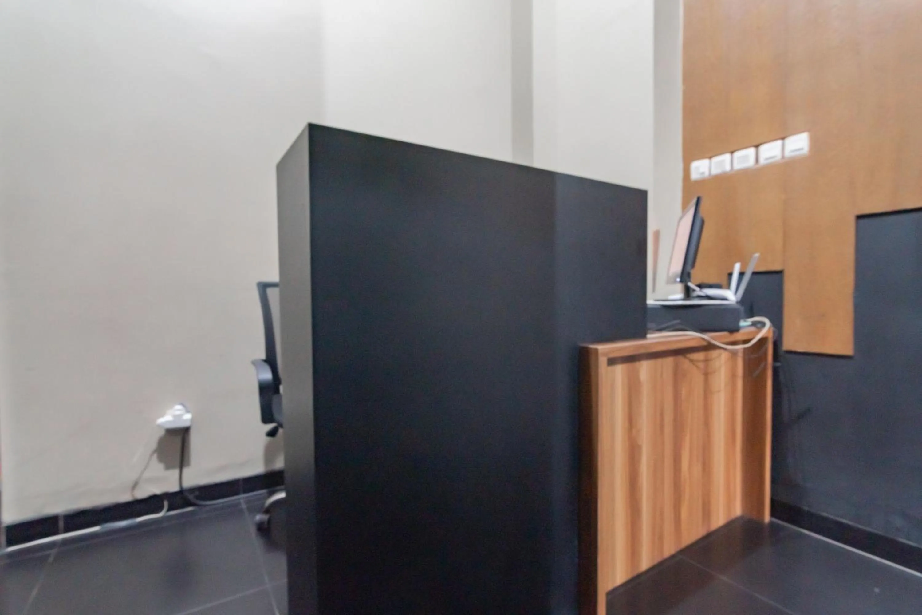 Meeting/conference room in Urbanview Elephant Eleven Residence Buah Batu Bandung by RedDoorz