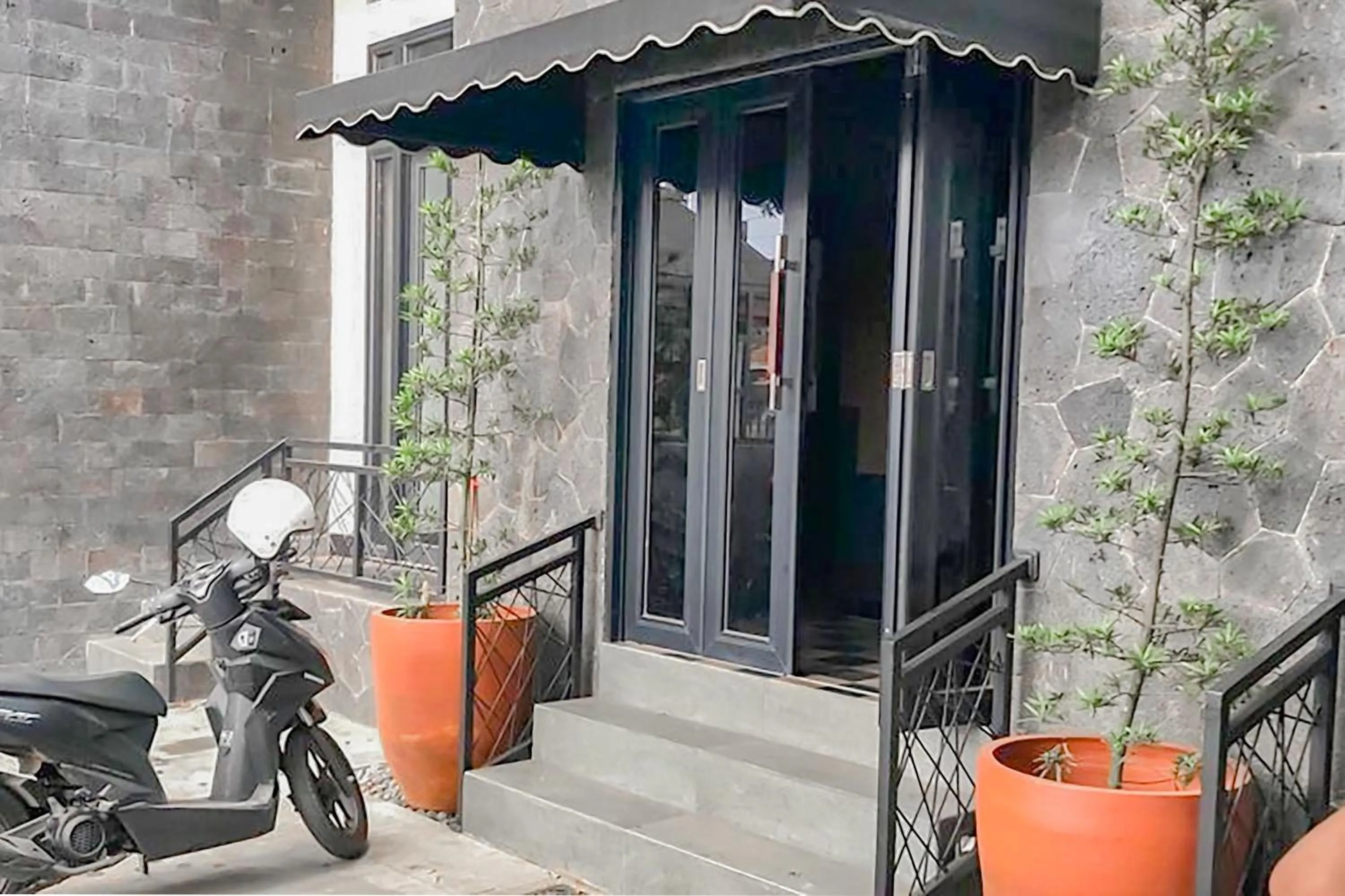 Property building in Urbanview Elephant Eleven Residence Buah Batu Bandung by RedDoorz