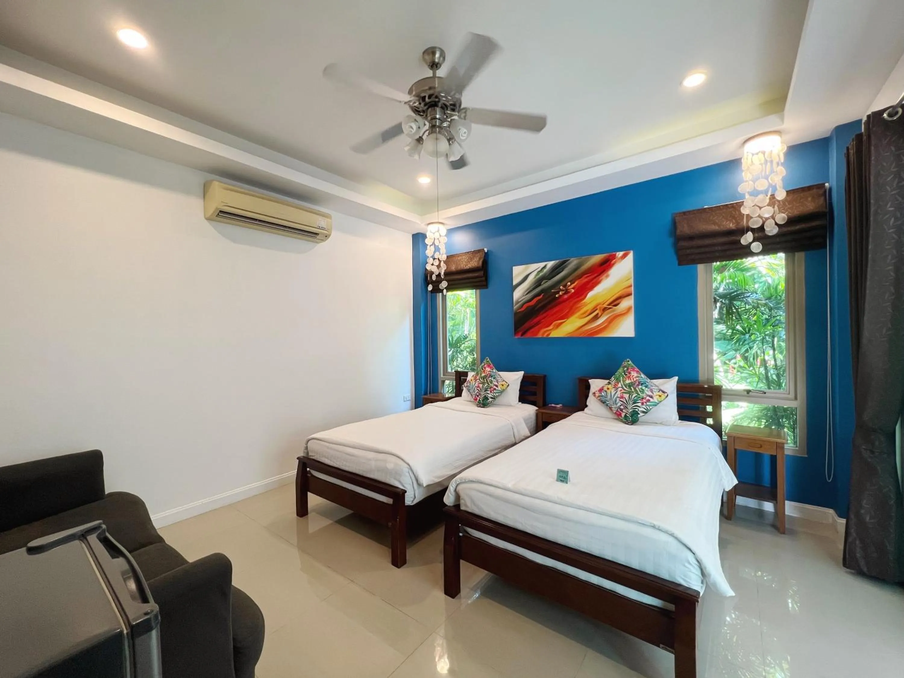 Deluxe Twin Room in The Snug Airportel - Phuket Airport