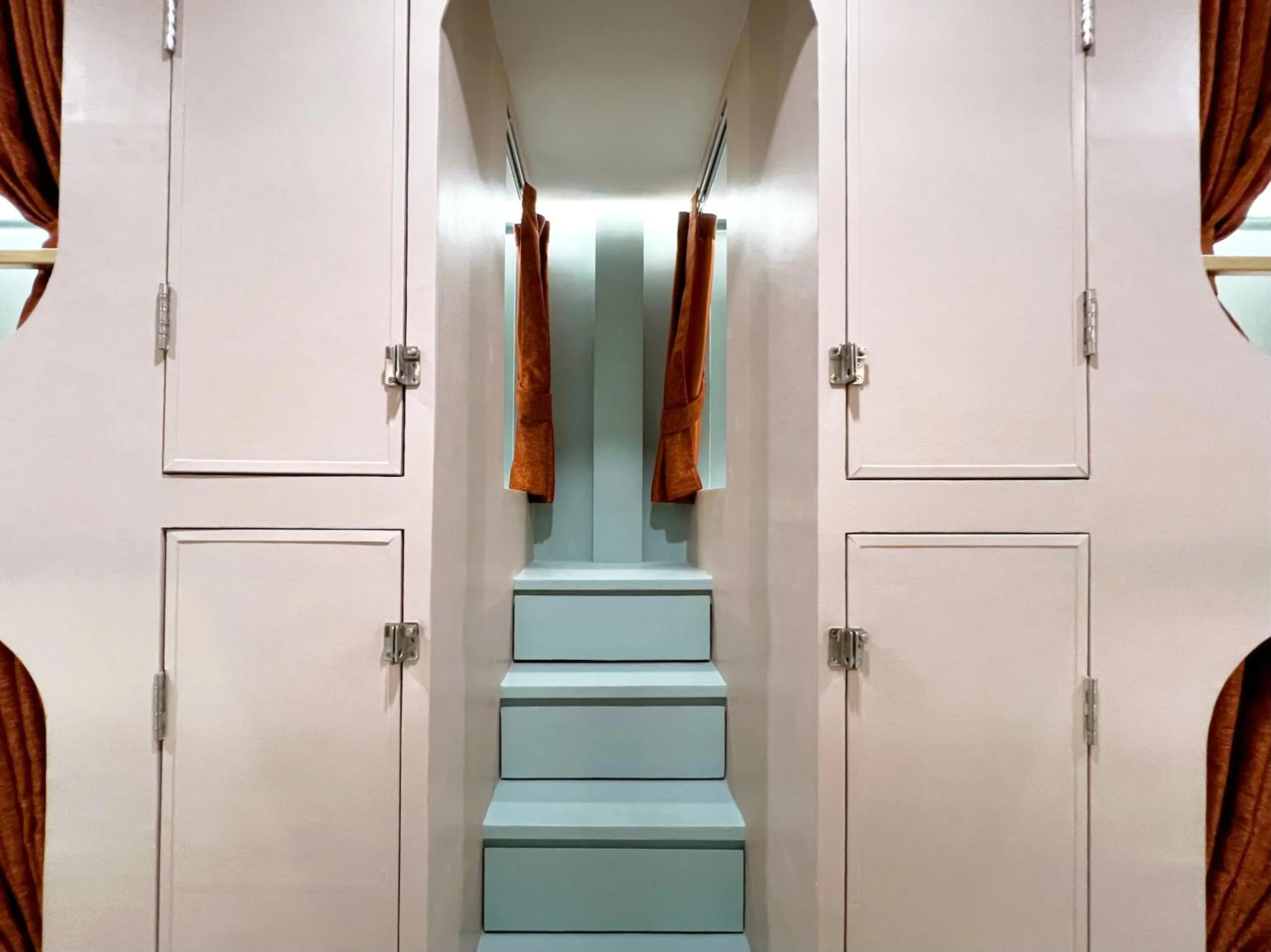 The Snug Airportel - Phuket Airport