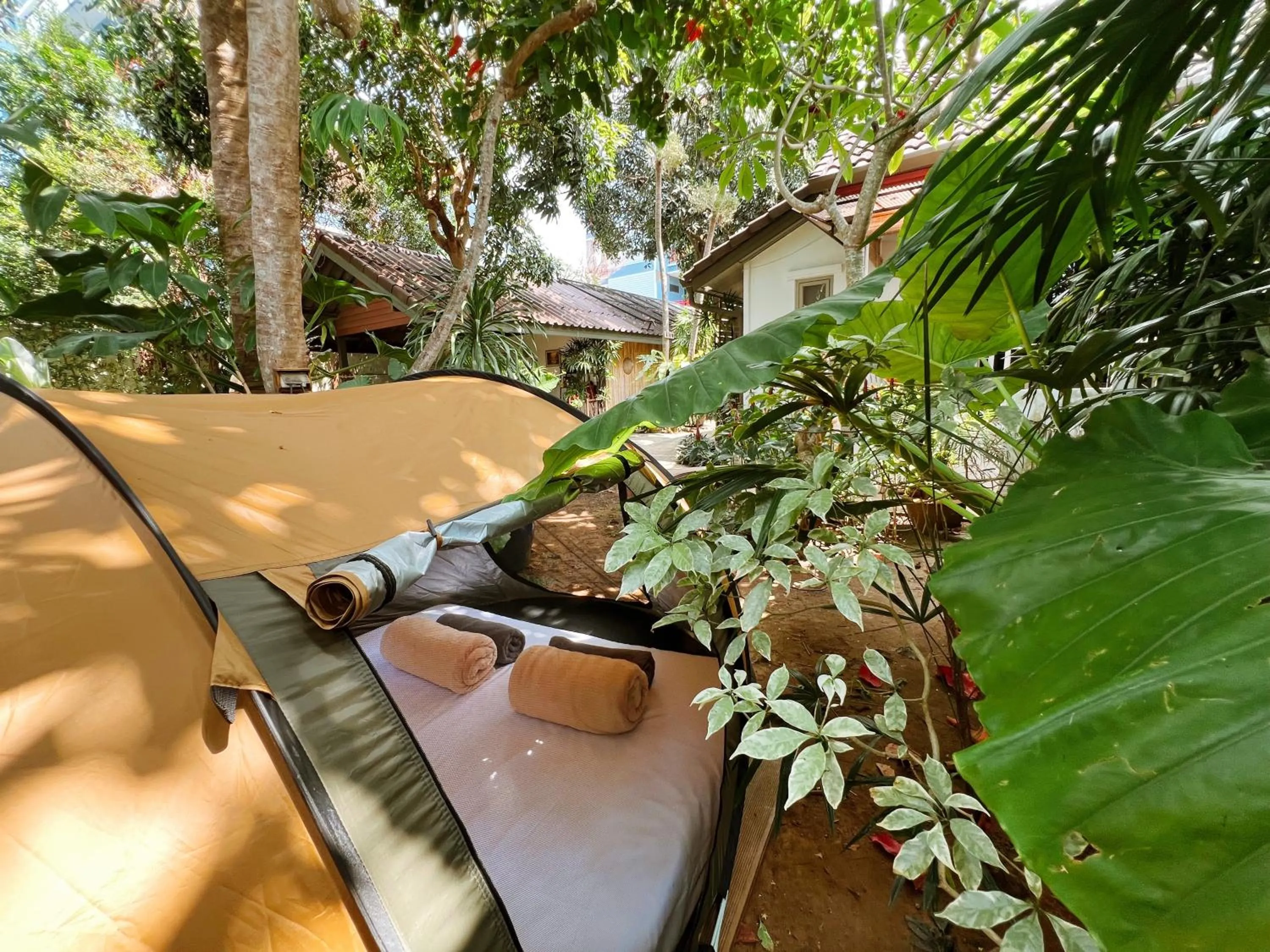 Day in The Snug Airportel - Phuket Airport