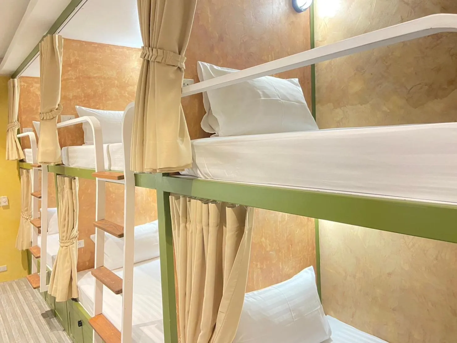 Bed in The Snug Airportel - Phuket Airport