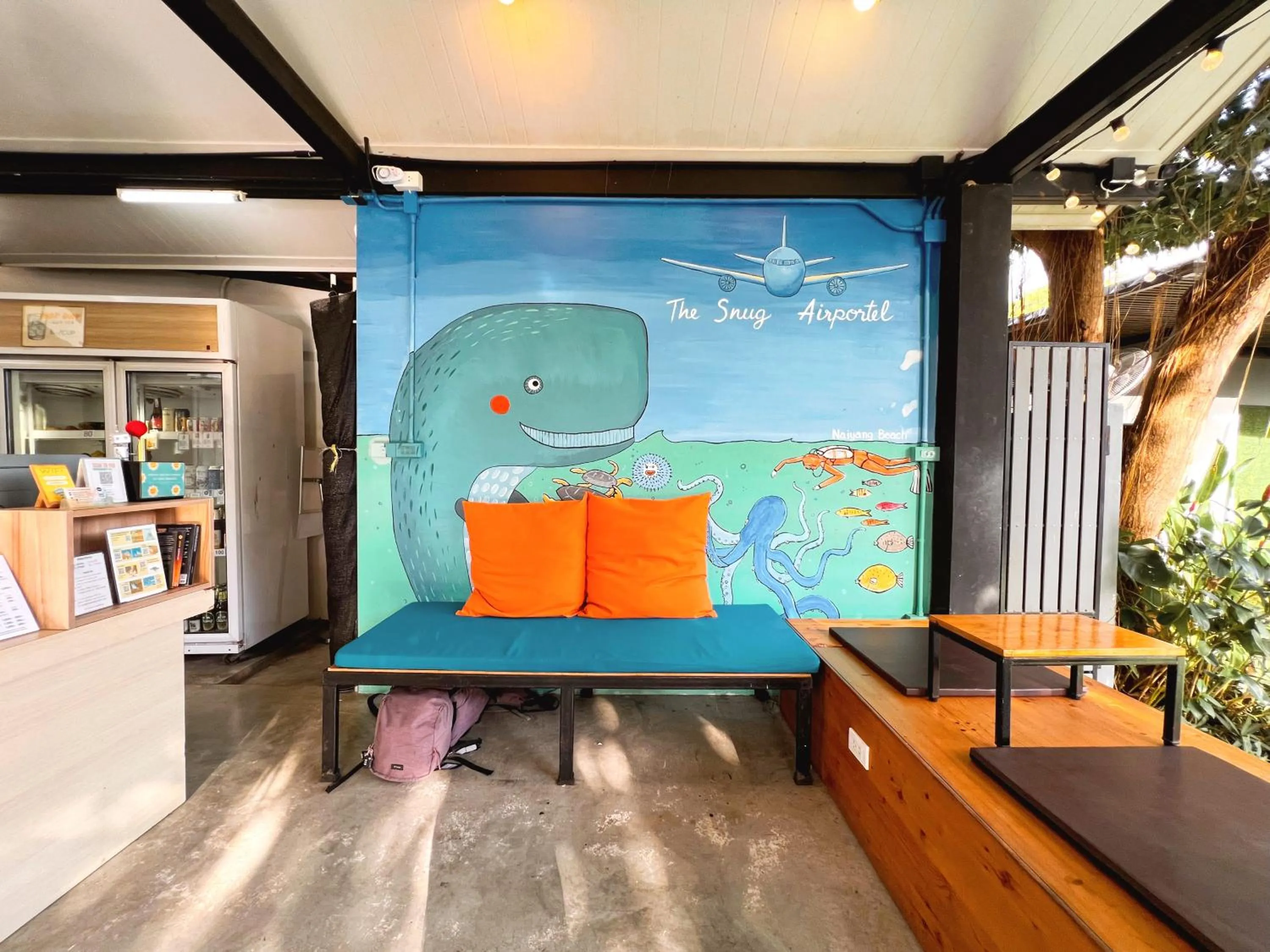 Lobby or reception in The Snug Airportel - Phuket Airport