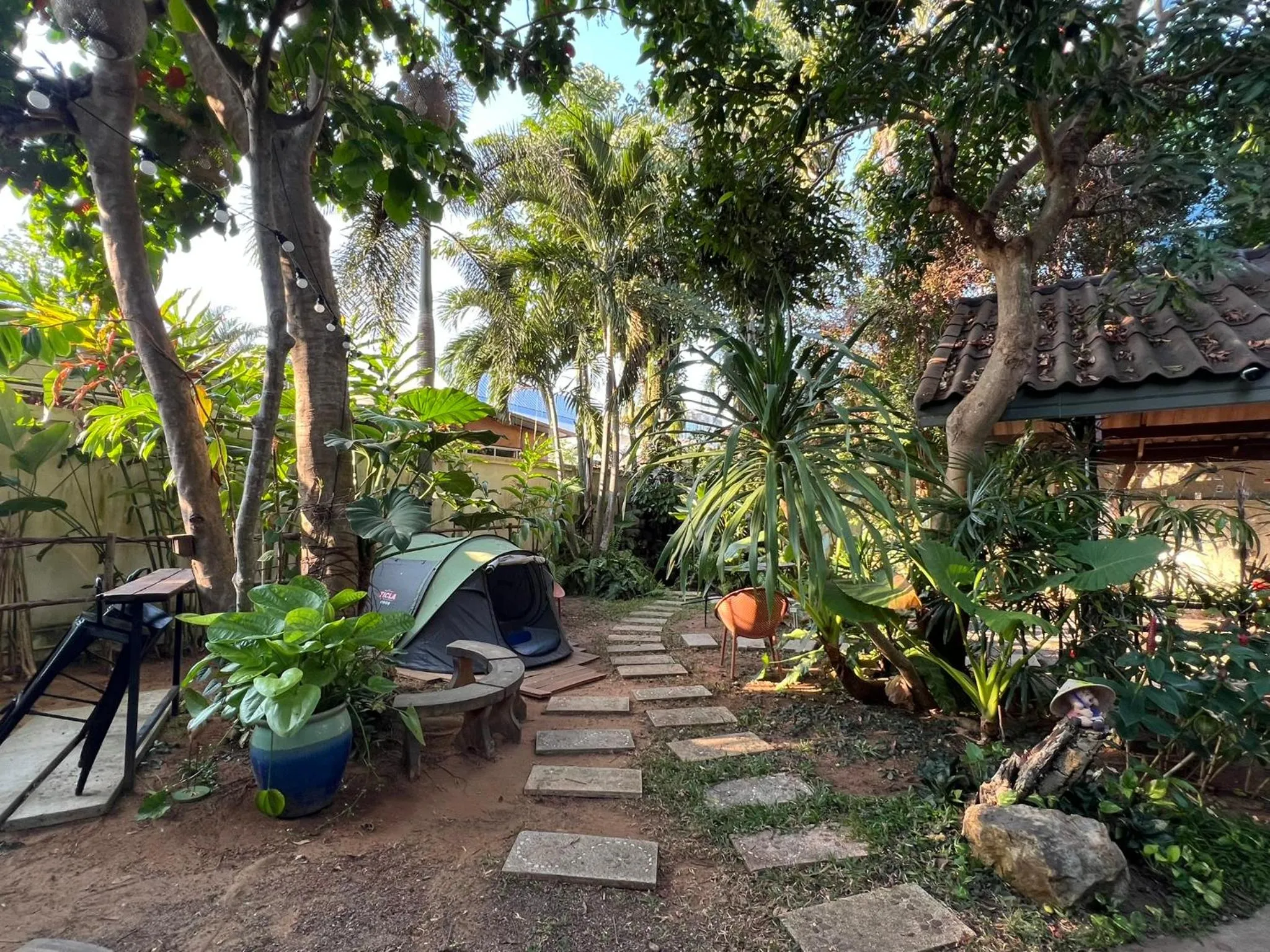Garden in The Snug Airportel - Phuket Airport