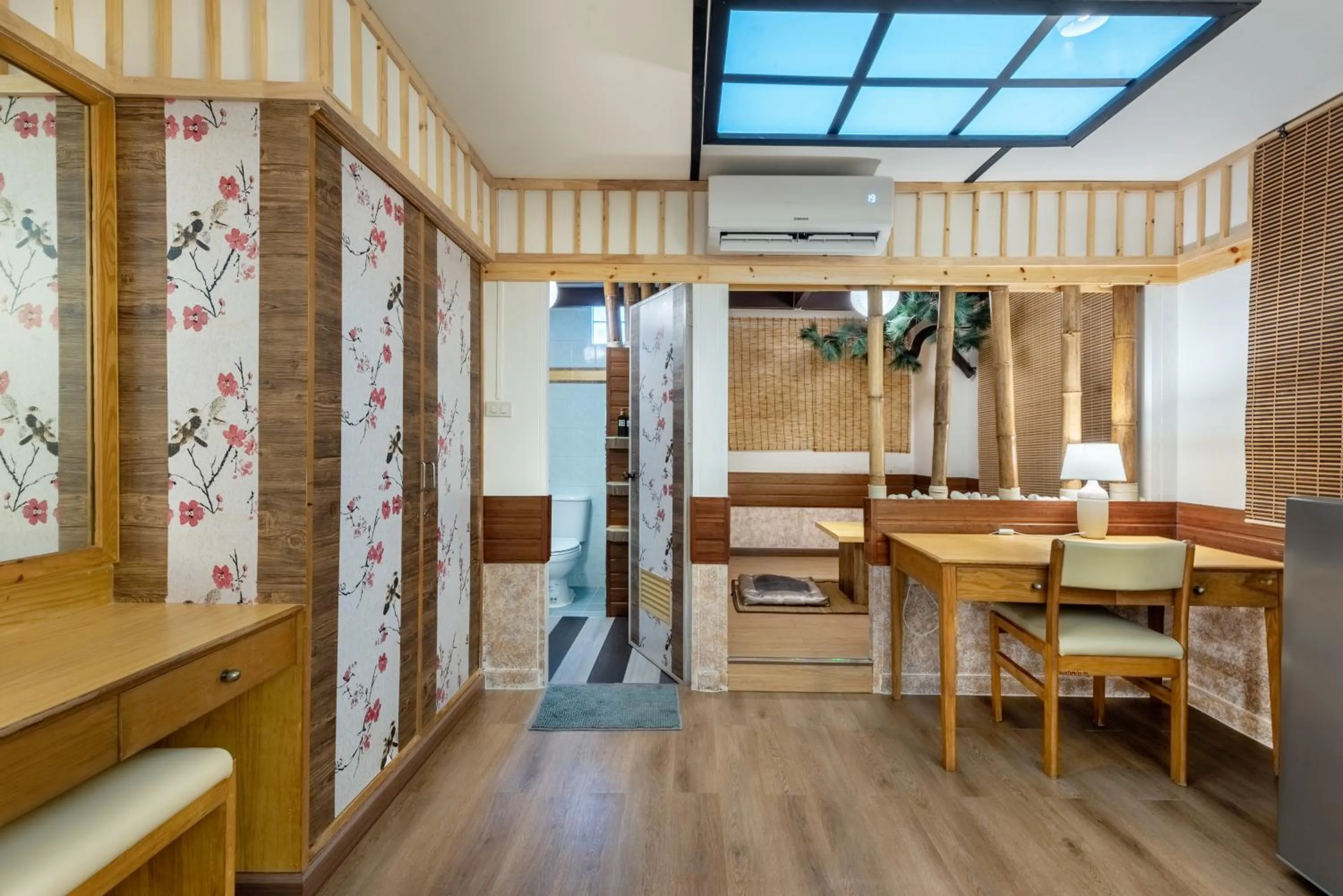 Seating area in โรงแรมชิบะรูม นครราชสีมา เซ็นทรัลโคราช