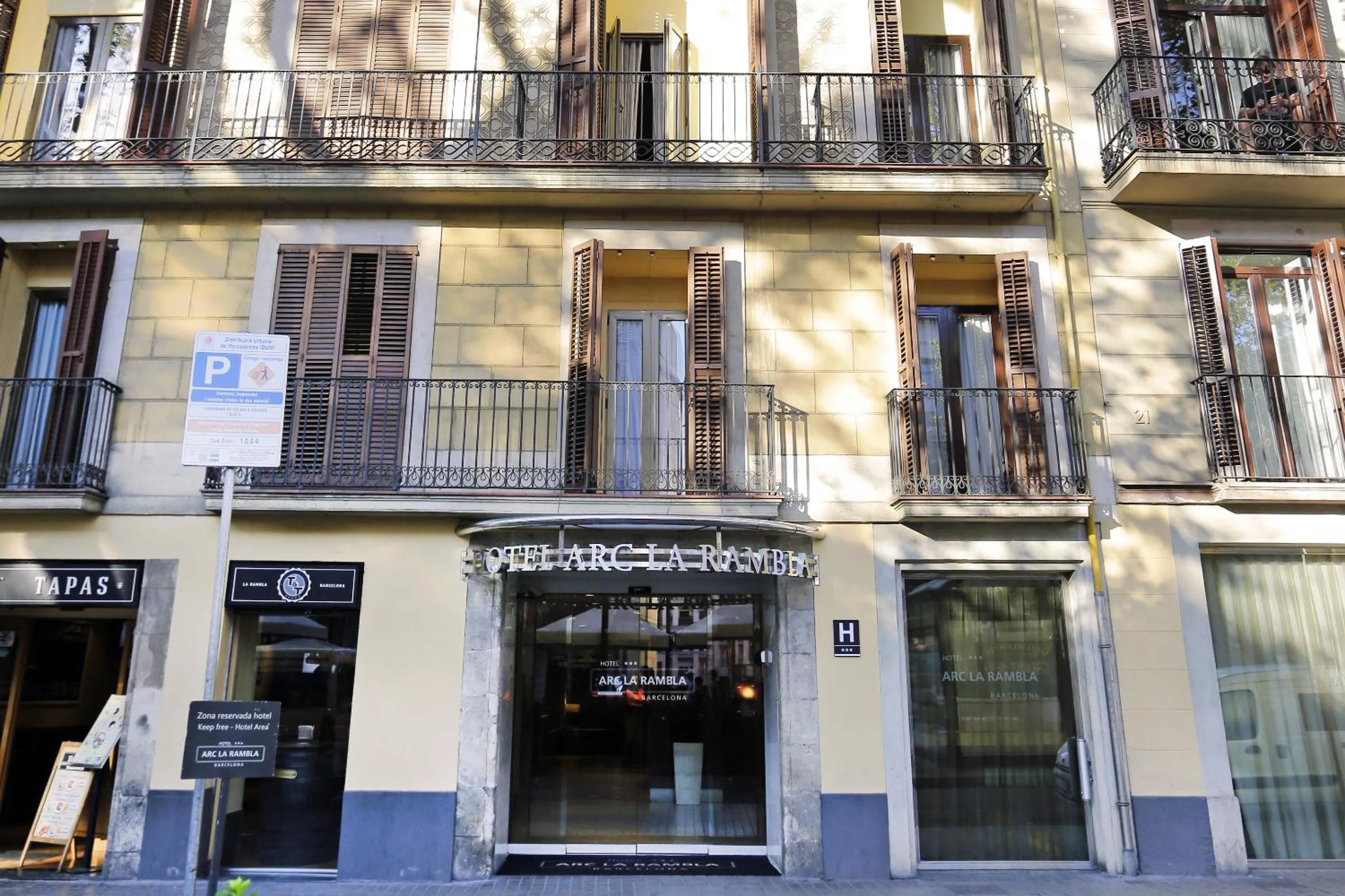 Property building in Arc La Rambla