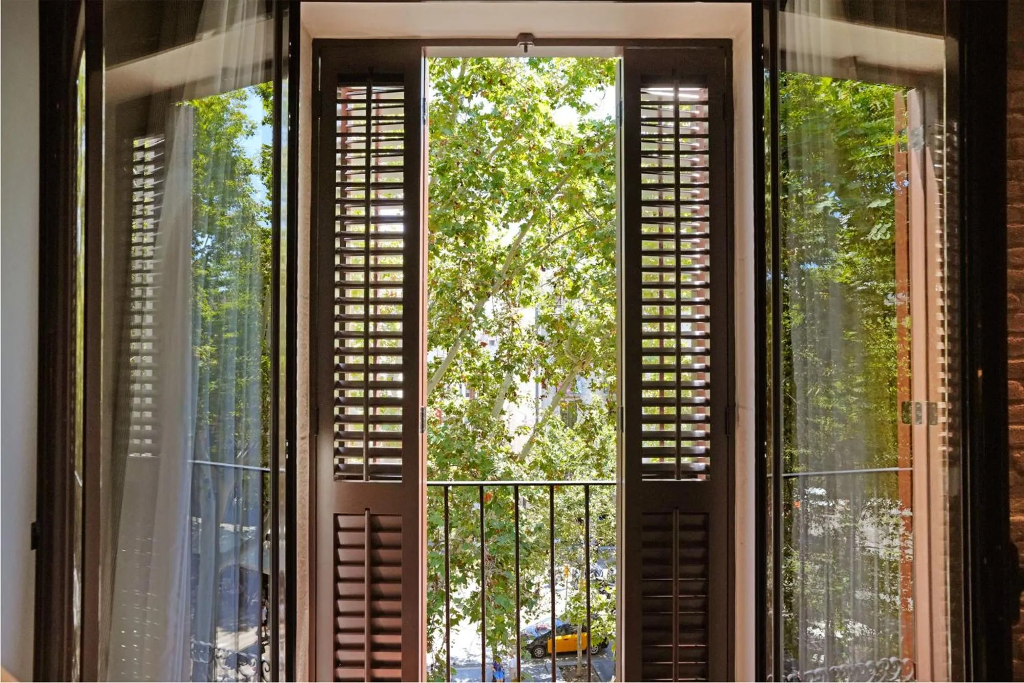 City view in Arc La Rambla