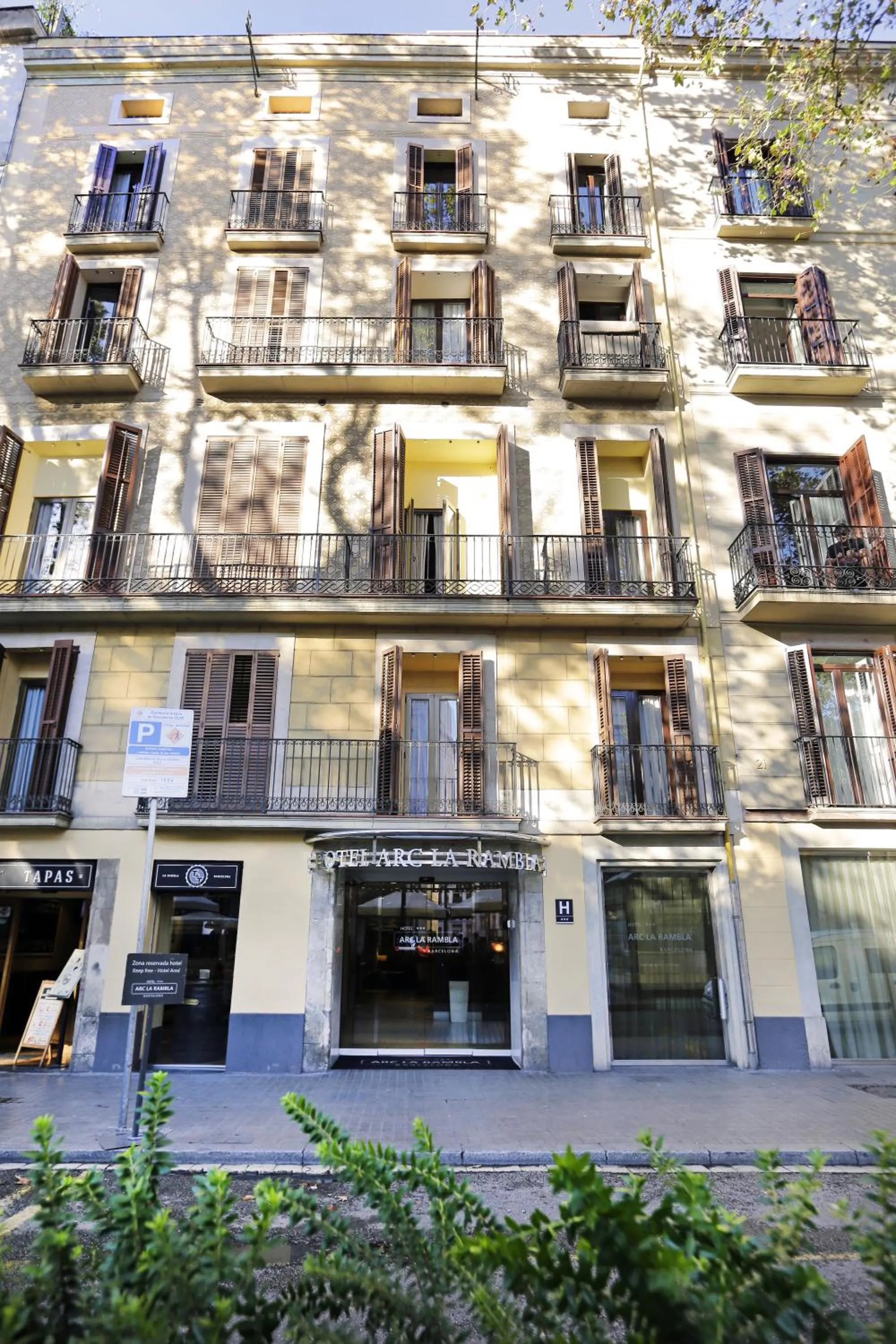 Property building in Arc La Rambla
