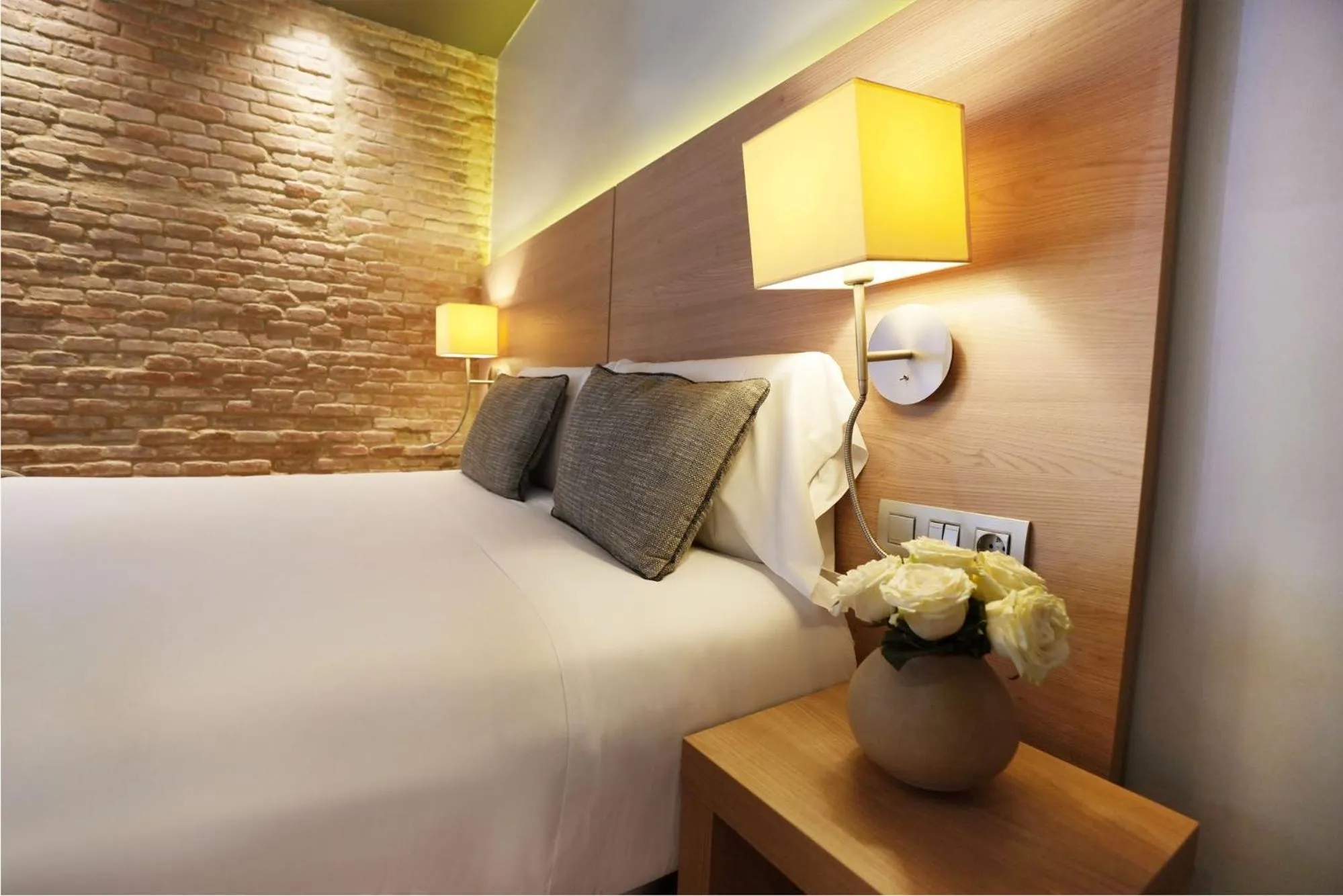 Photo of the whole room, Bed in Arc La Rambla