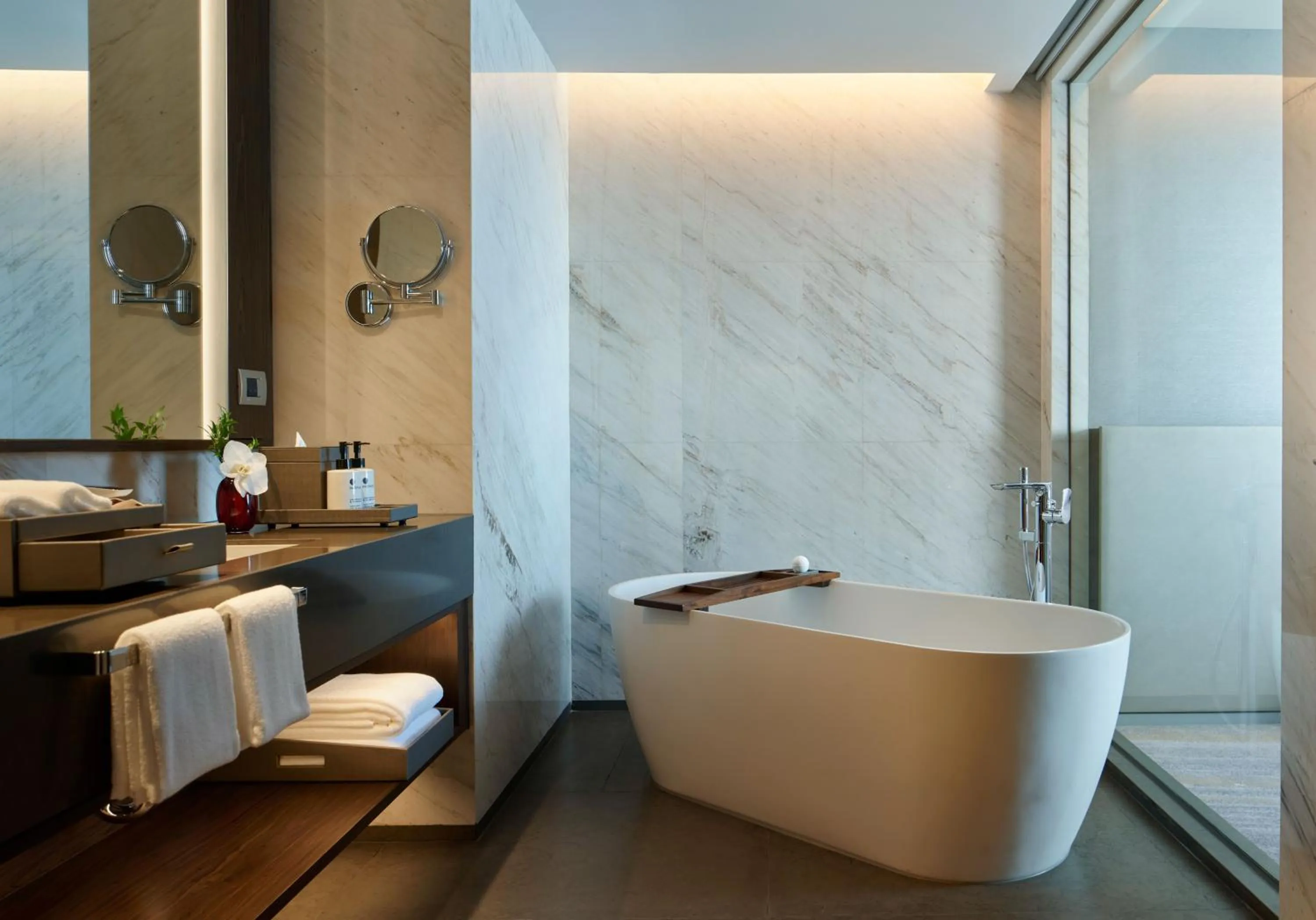 Shower in Chatrium Grand Bangkok