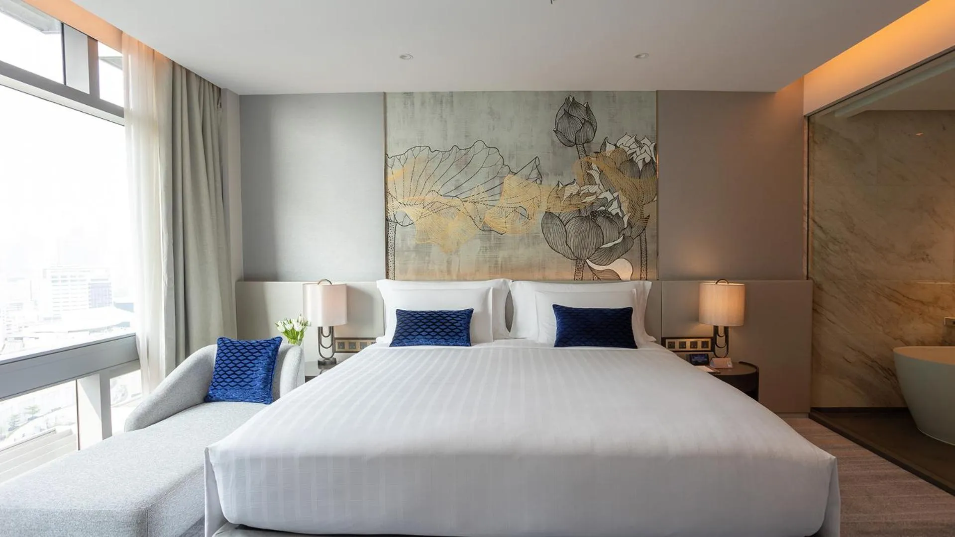 Bedroom, Bed in Chatrium Grand Bangkok