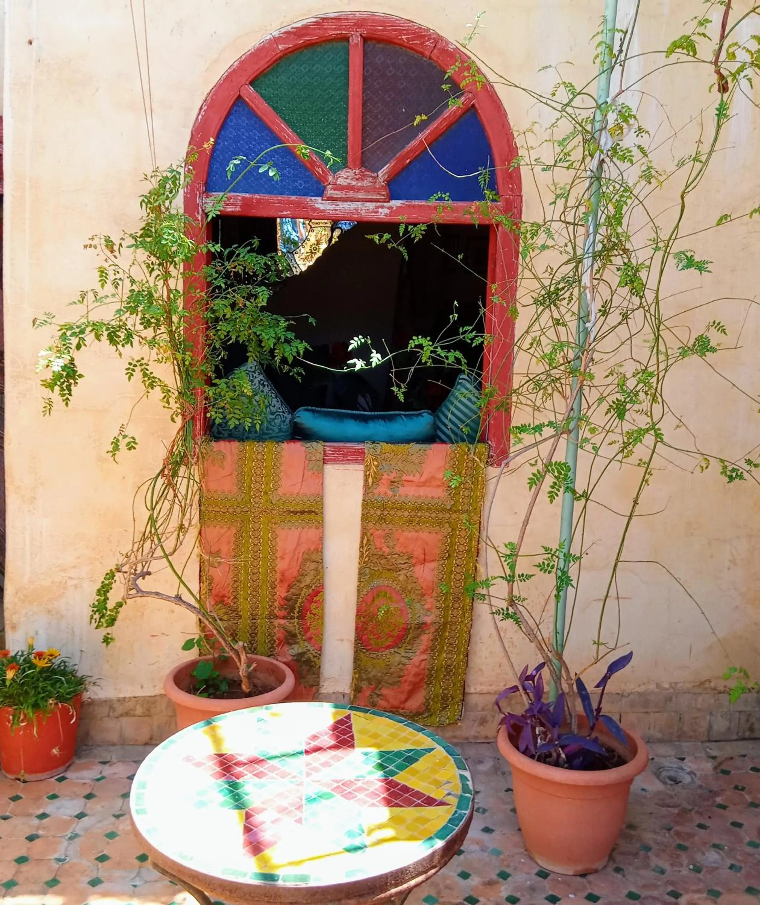 Facade/entrance in Riad Rchacha