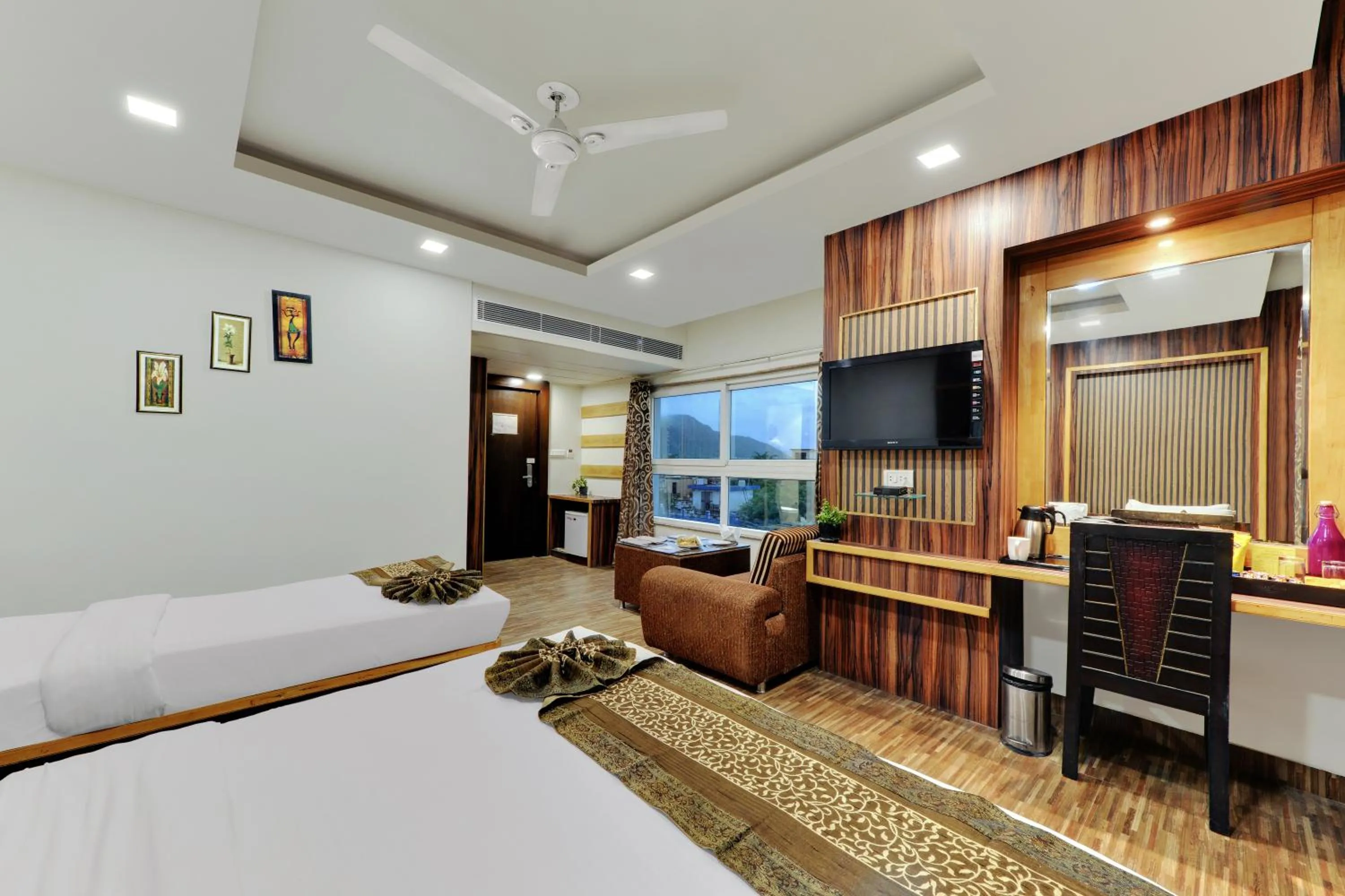 Bedroom, Bed in The Royal Melange Beacon