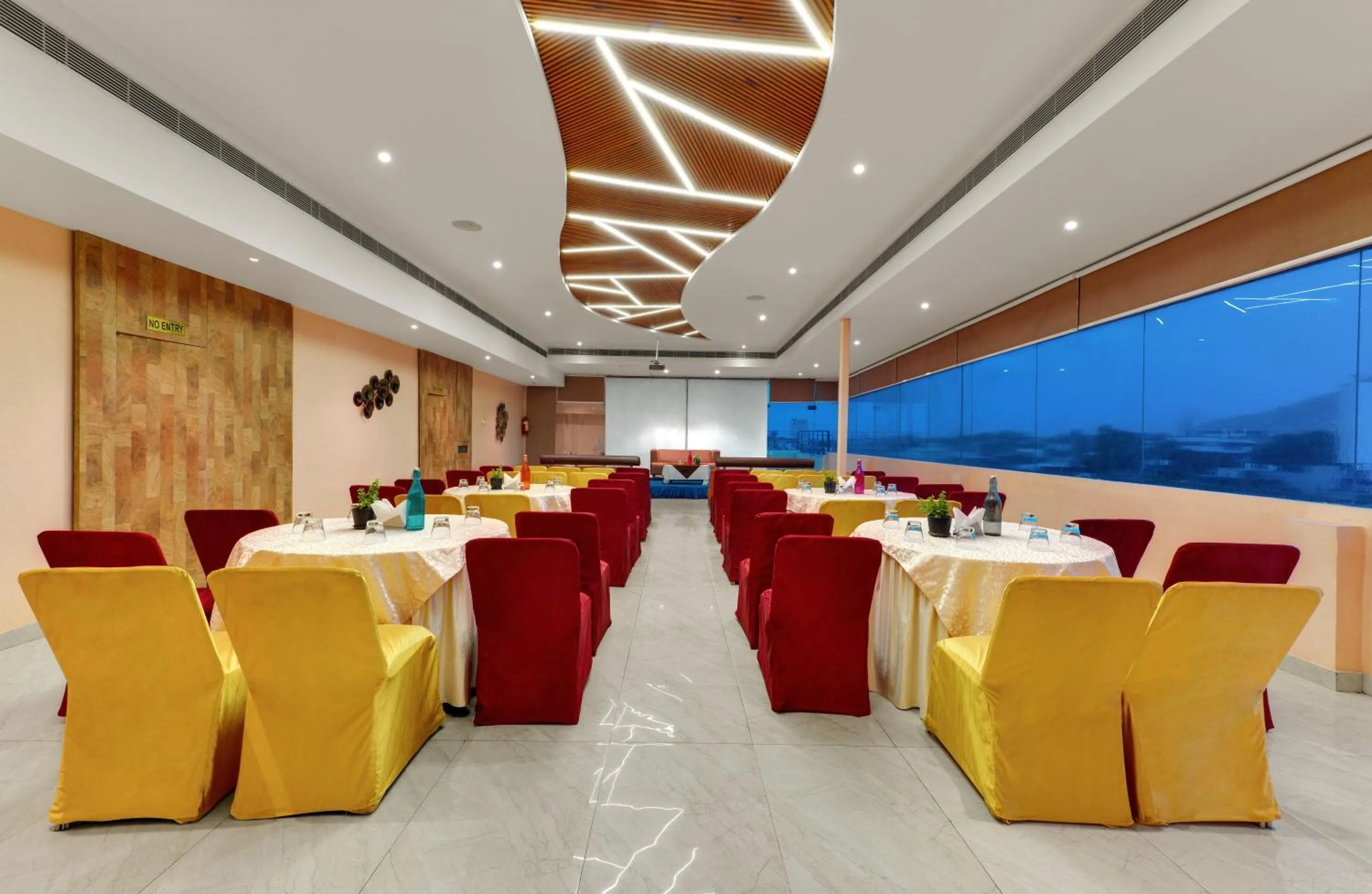 Banquet/Function facilities in The Royal Melange Beacon