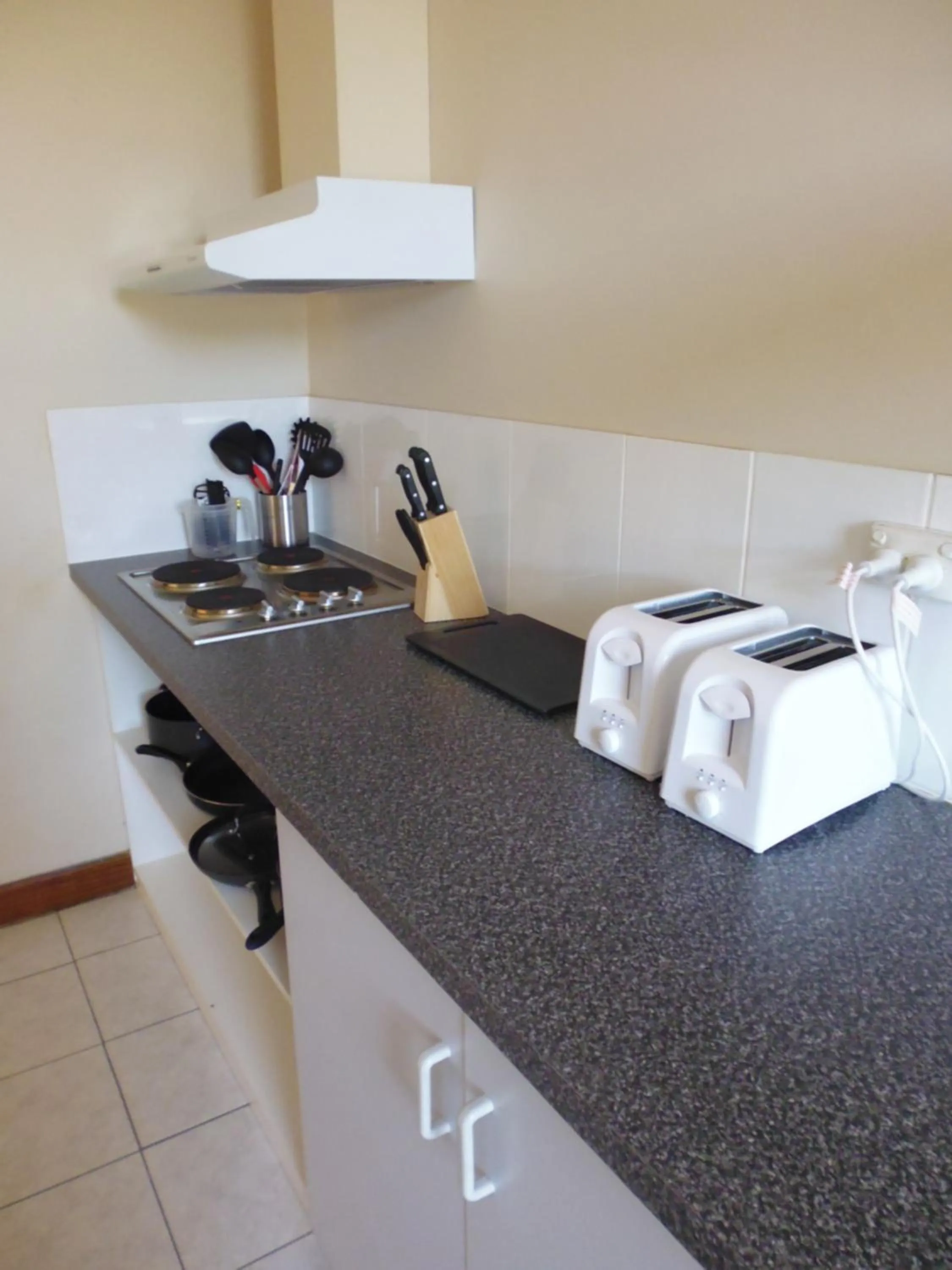 Kitchen or kitchenette in Happy Backpacker