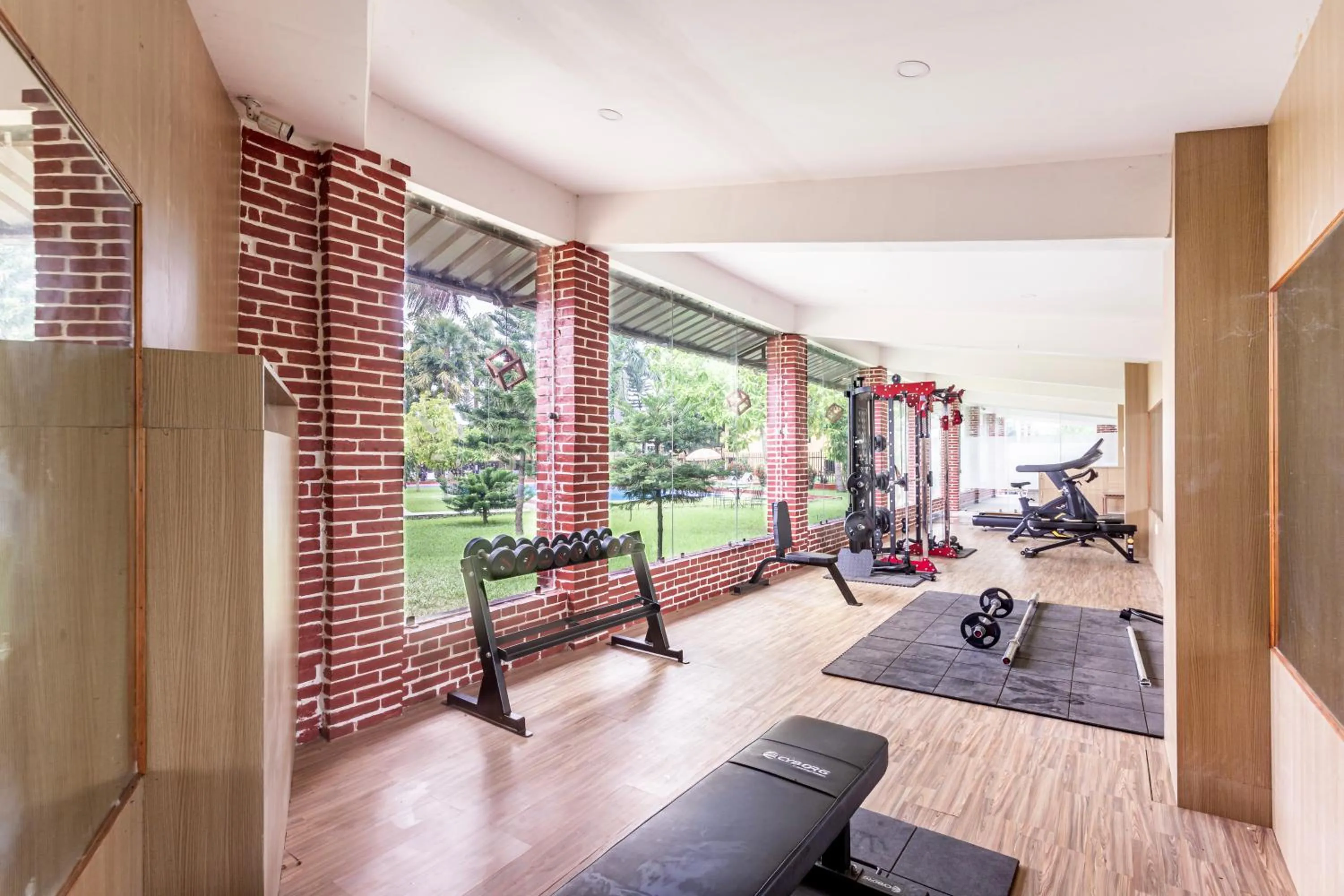 Swimming pool in Hotel Seven Limited