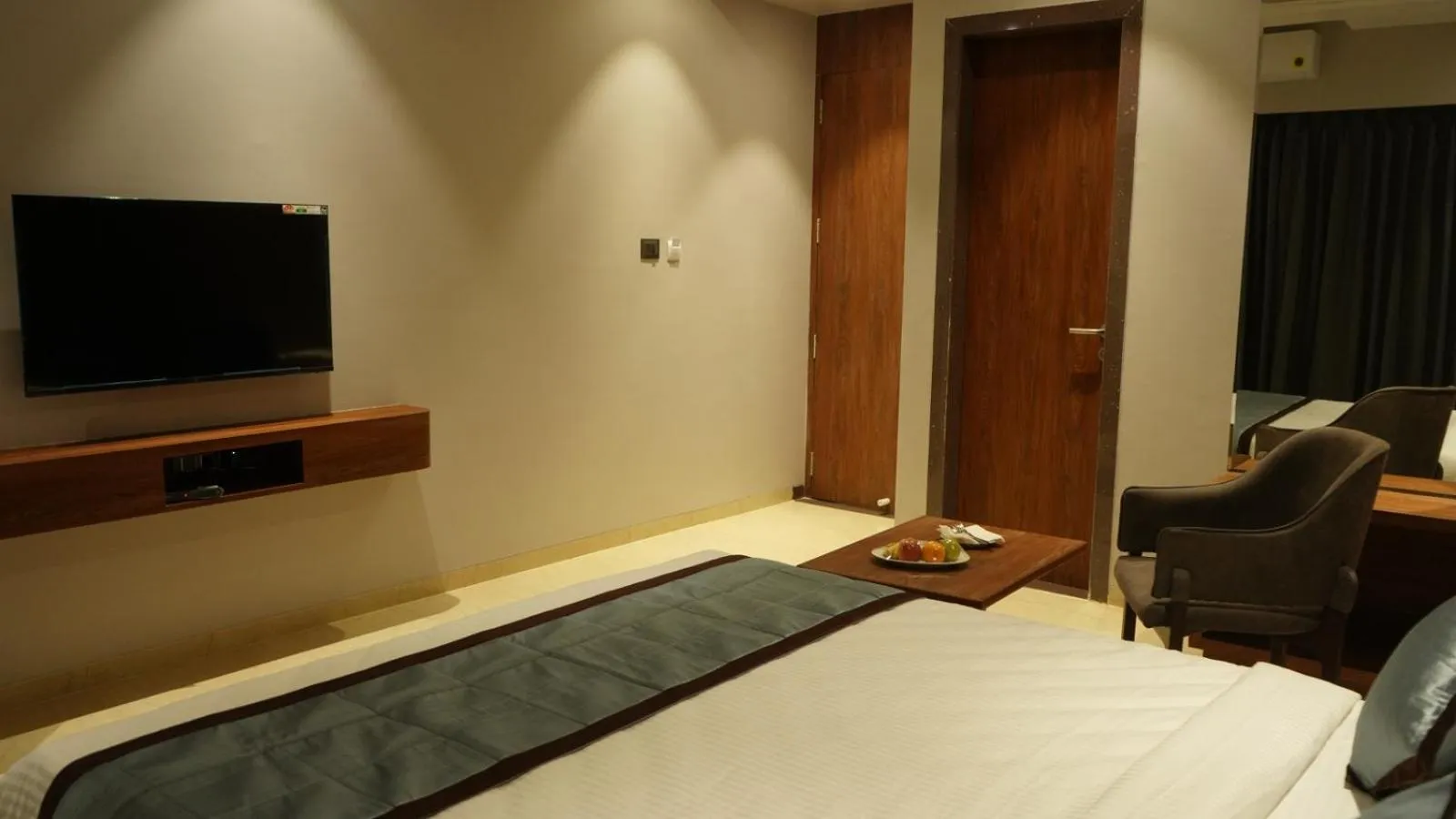 Bed in Alaukik Hotel