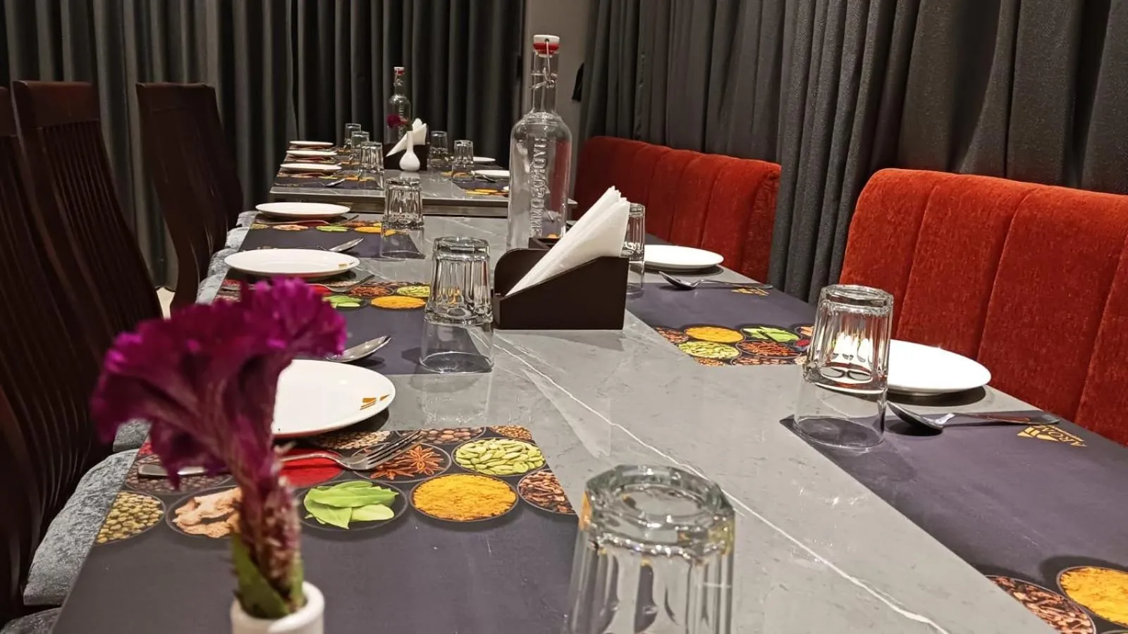 Restaurant/places to eat in Alaukik Hotel