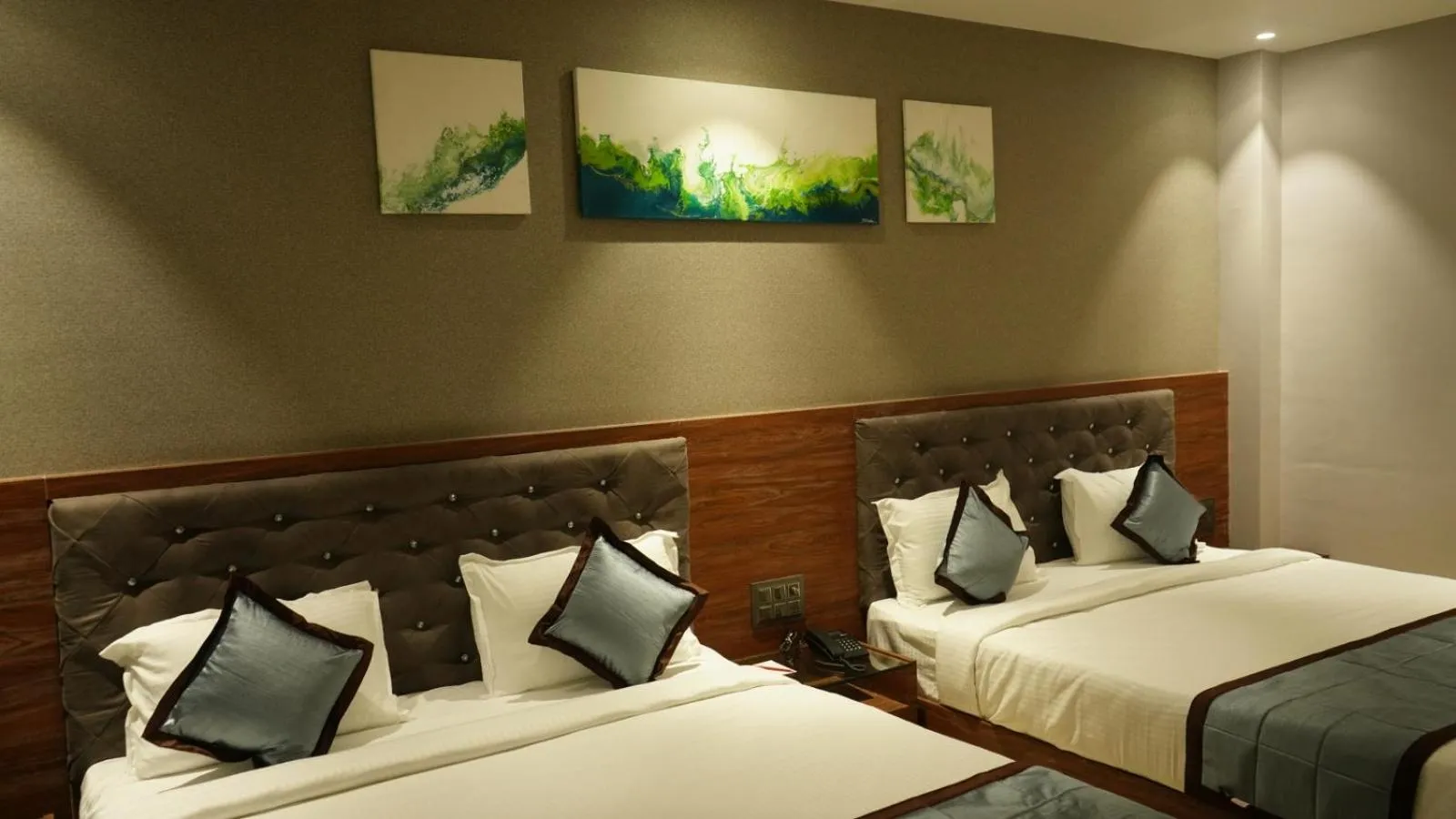 Bed in Alaukik Hotel