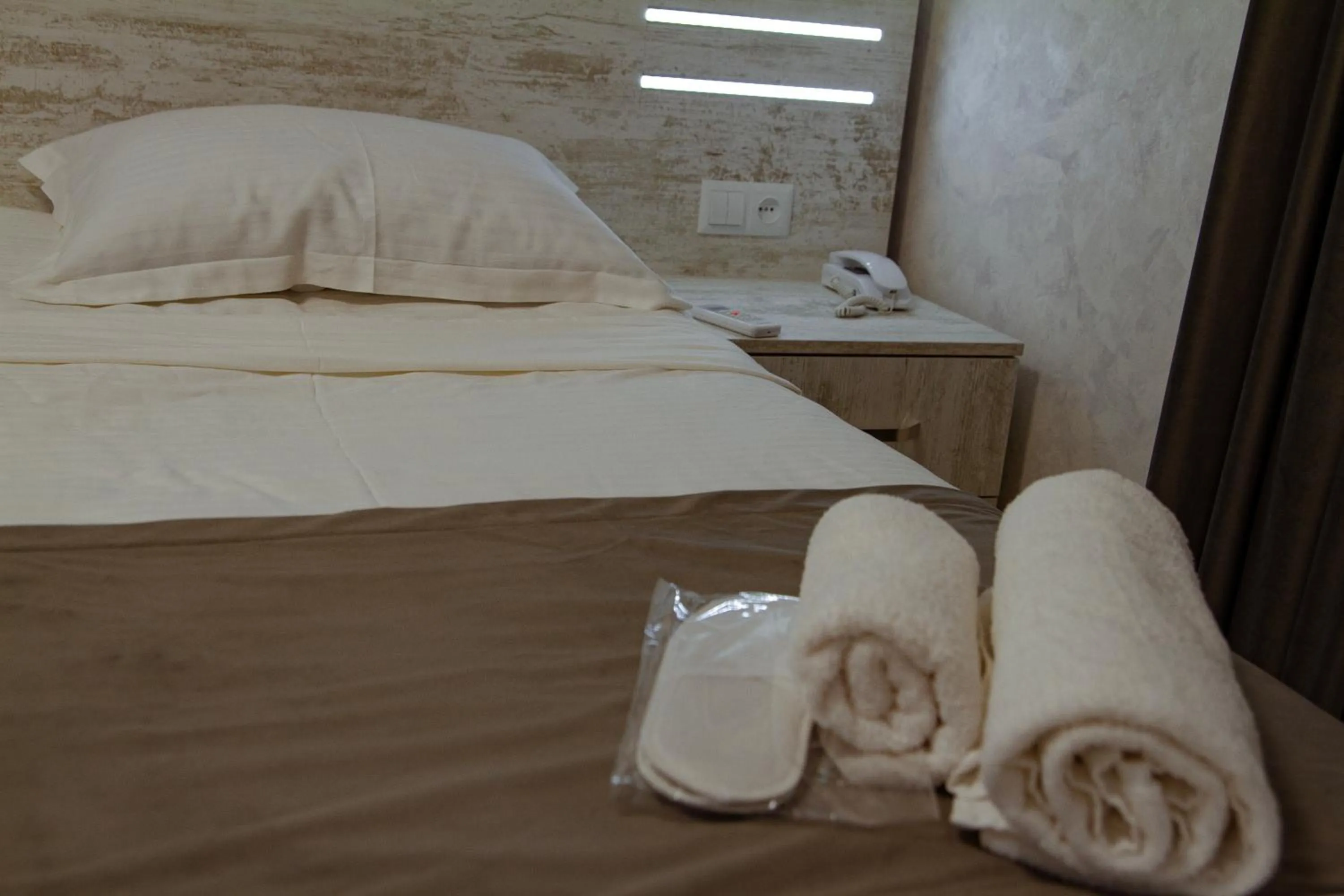 Bed in Opera Avenue Hotel