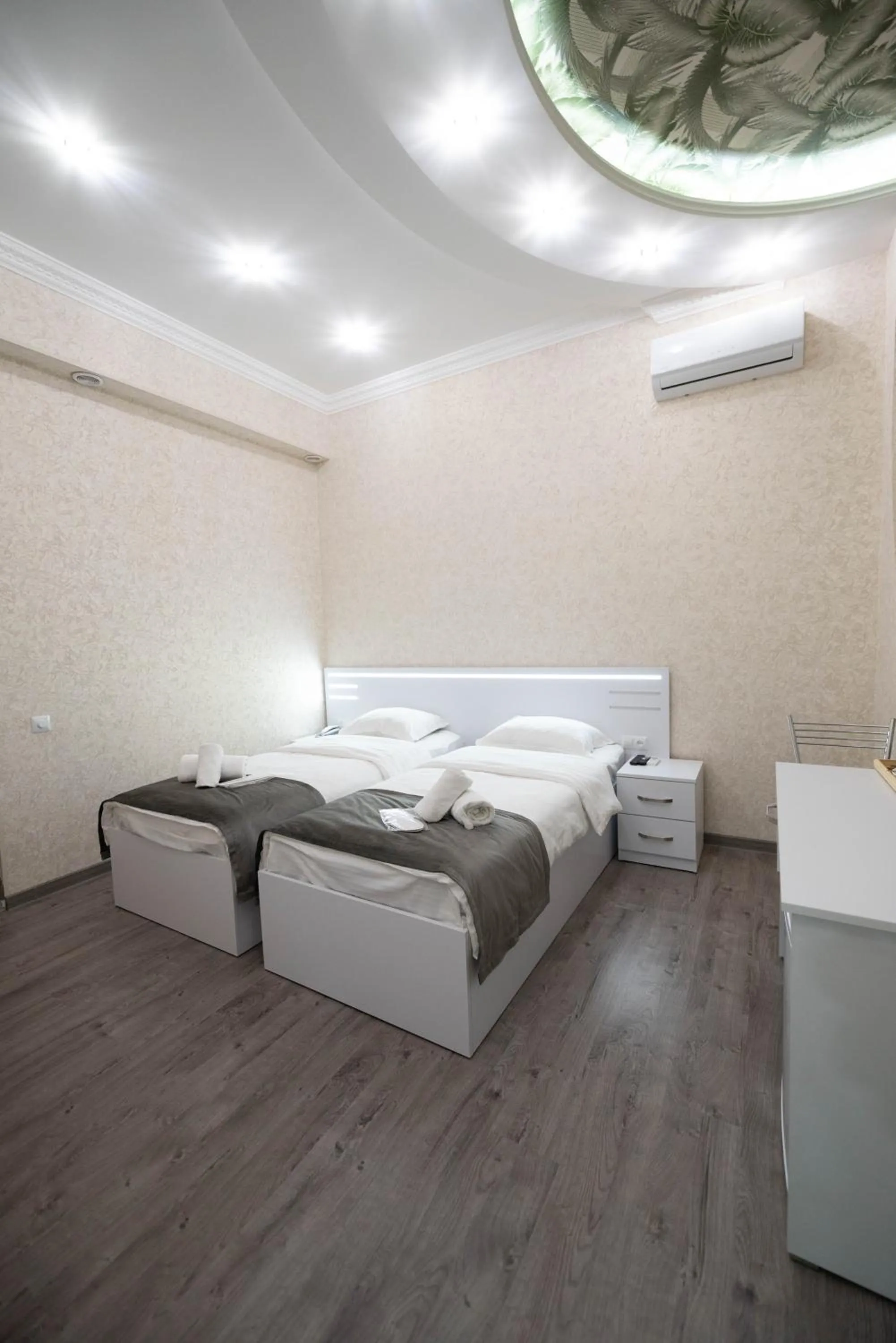 Bed in Opera Avenue Hotel