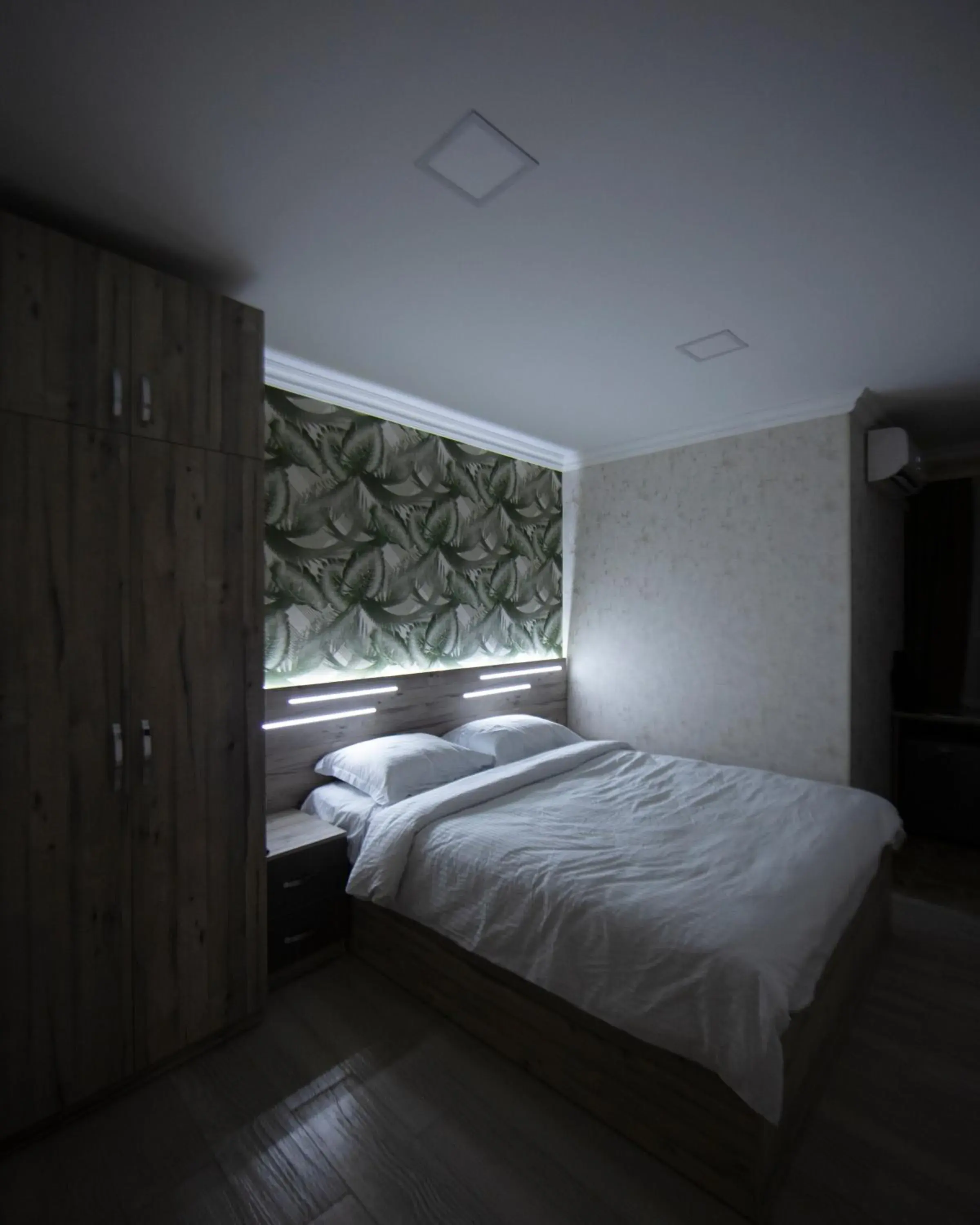 Deluxe Double Room with Shower in Opera Avenue Hotel Deluxe Double Room with Shower in Opera Avenue Hotel