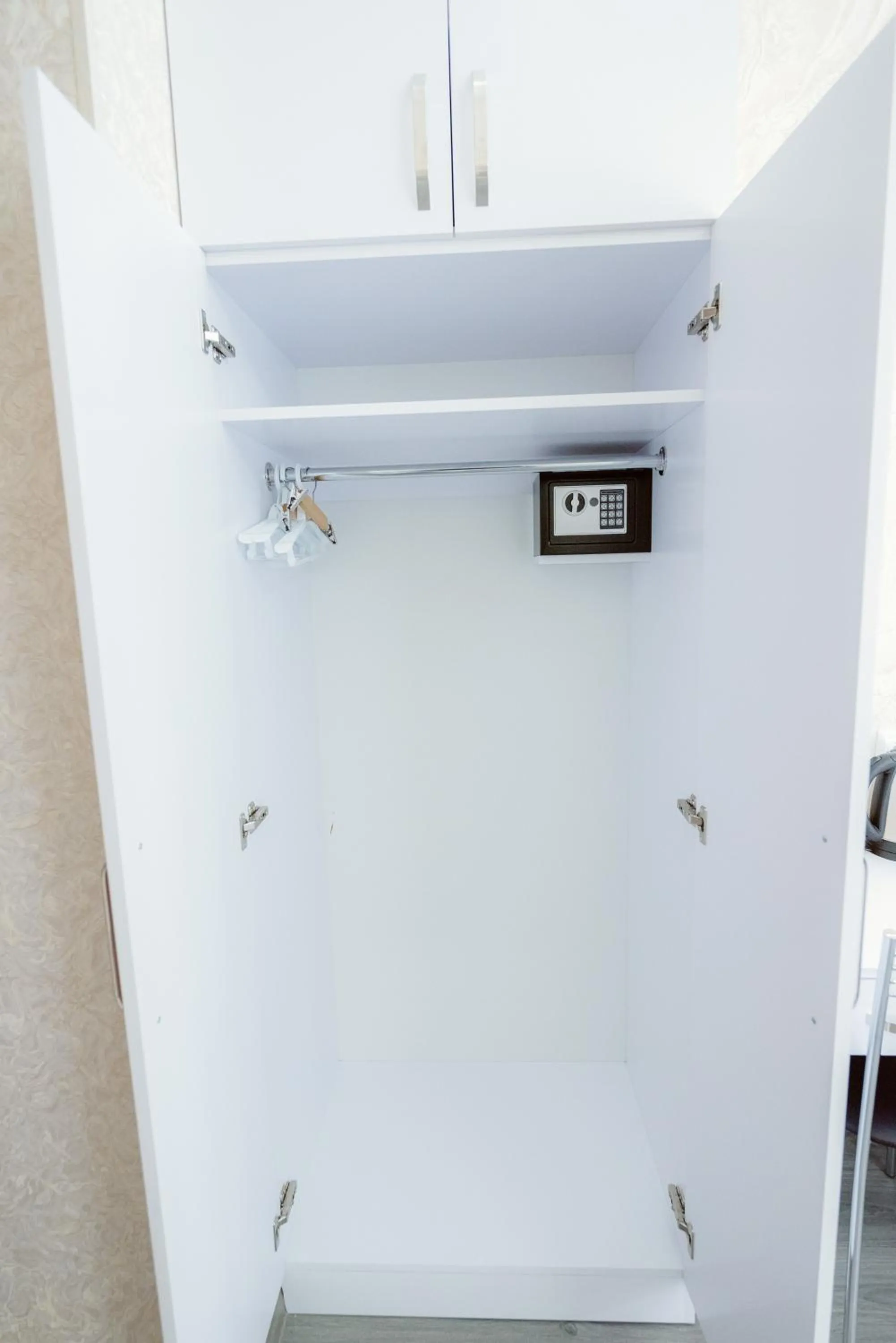 safe in Opera Avenue Hotel