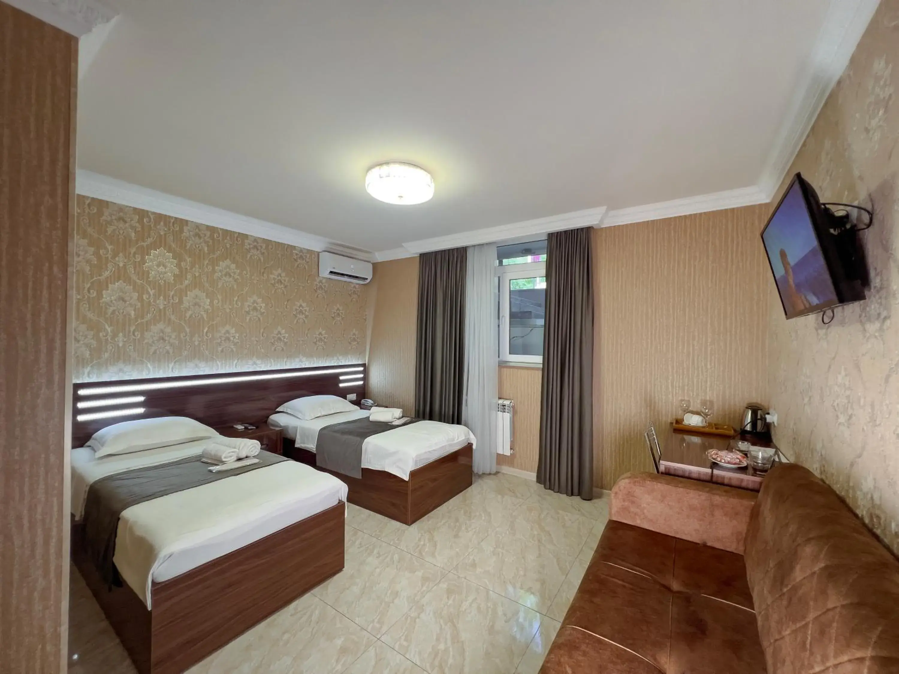 Deluxe Double or Twin Room in Opera Avenue Hotel Deluxe Double or Twin Room in Opera Avenue Hotel