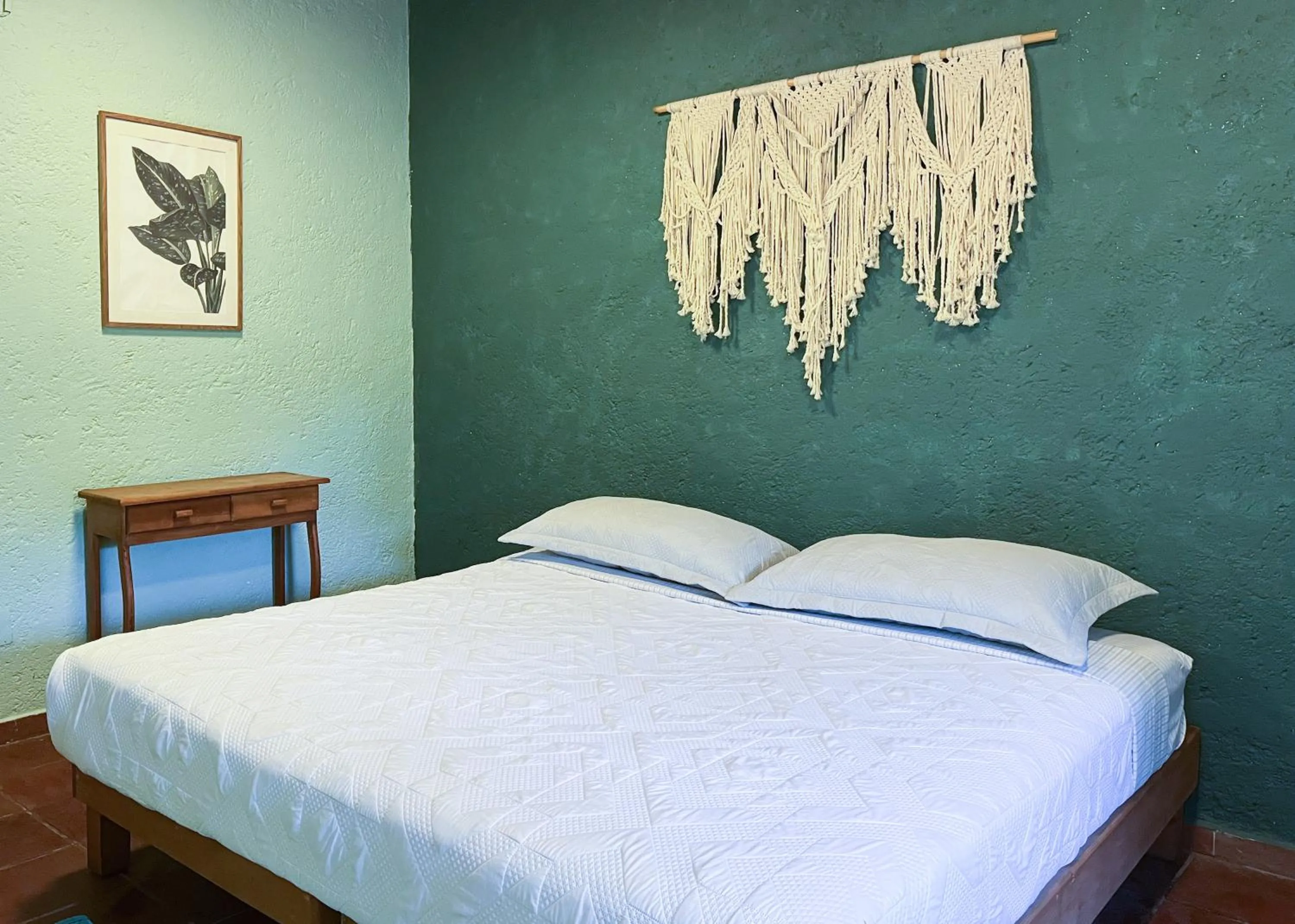 Bedroom, Bed in Colibrí Turquesa