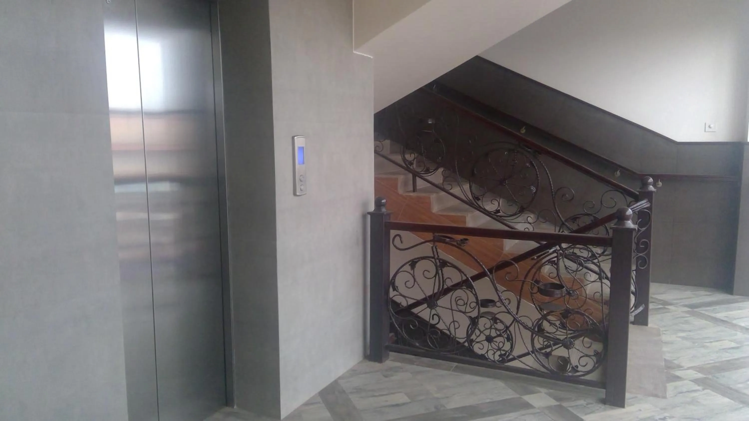 elevator in Victoria Mews Hotel