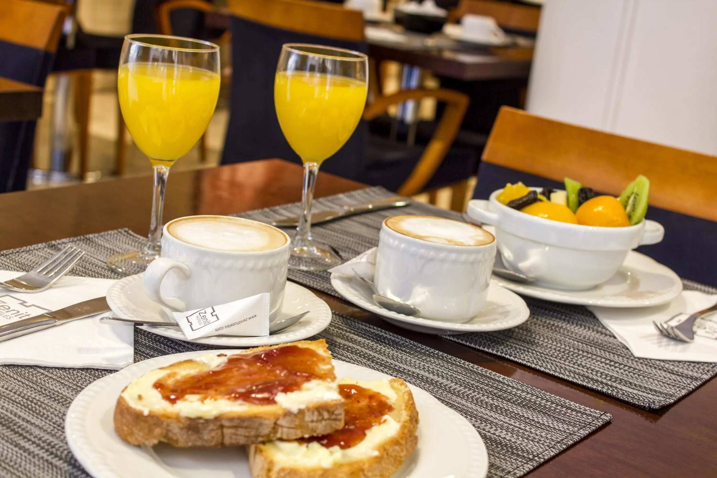 Restaurant/places to eat in Zenit Málaga