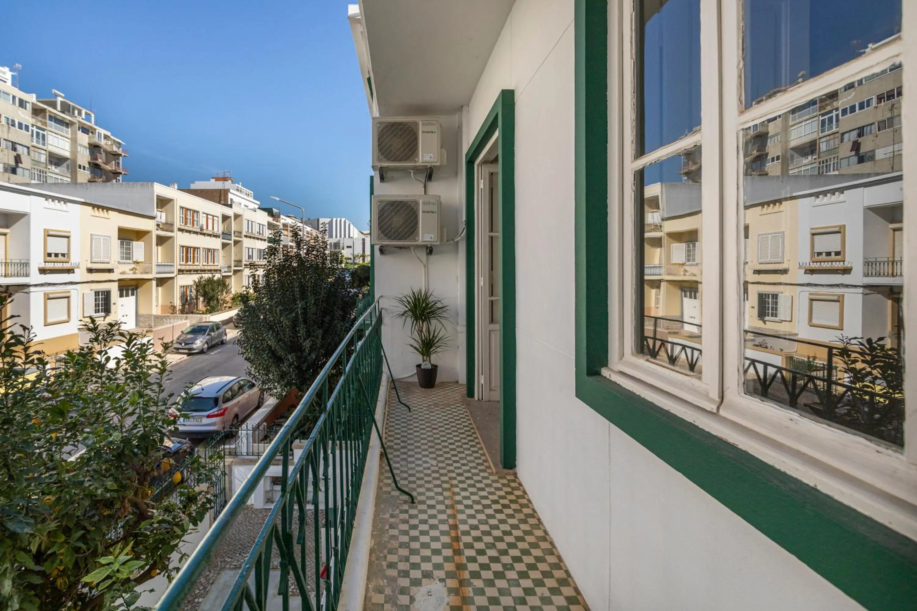 Property building in Lemon Hostel Faro