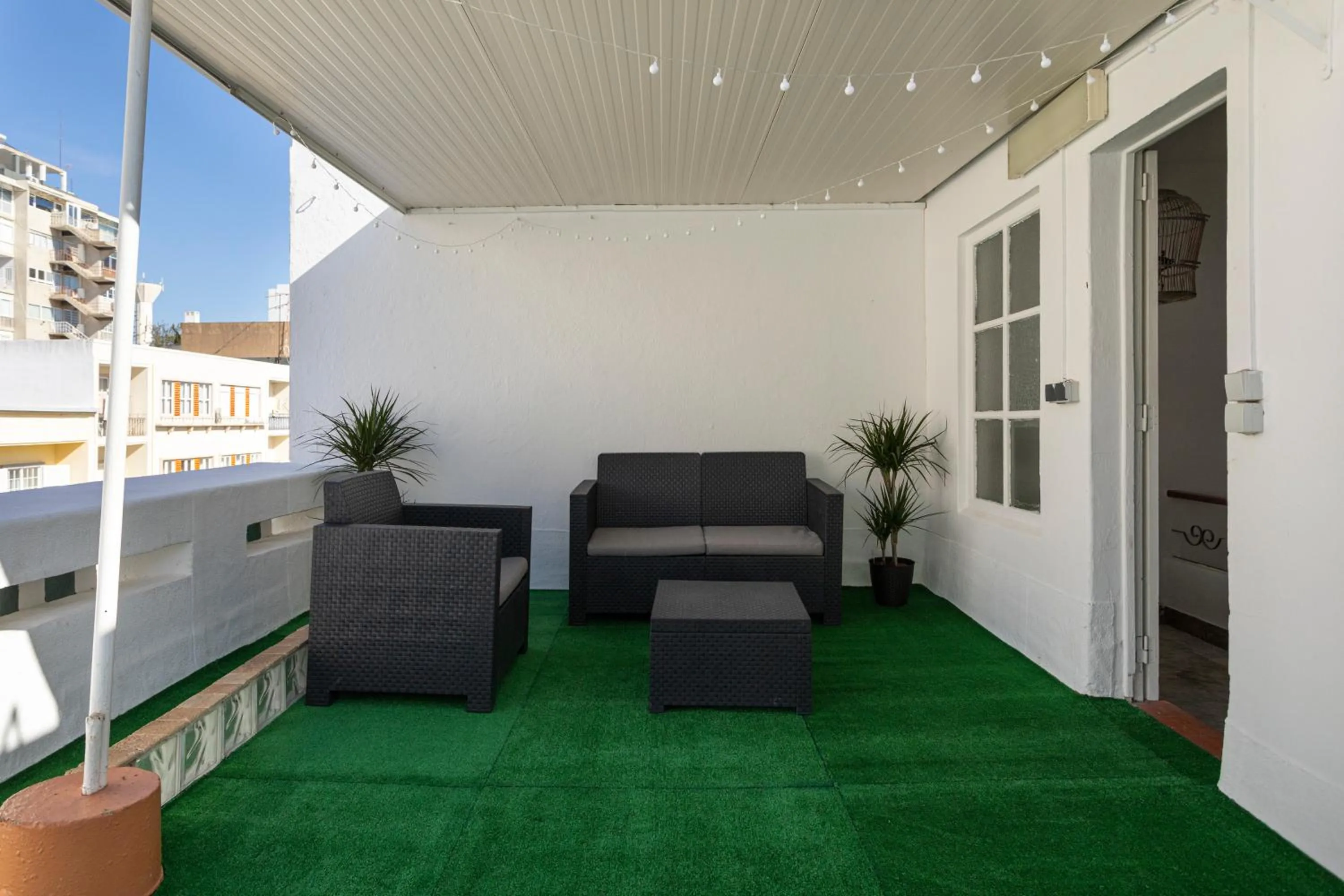 Patio in Lemon Hostel Faro