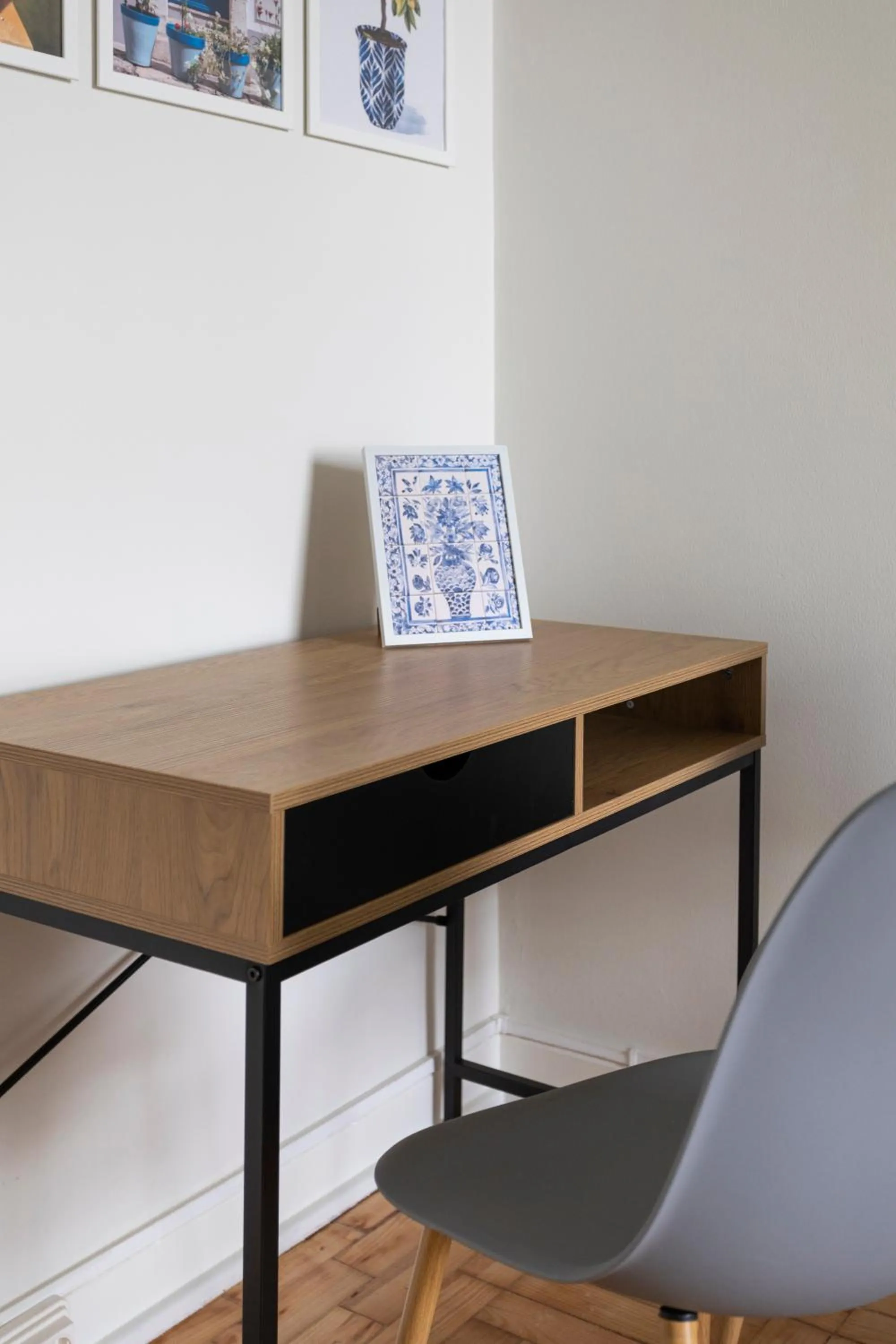 hair dresser in Lemon Hostel Faro