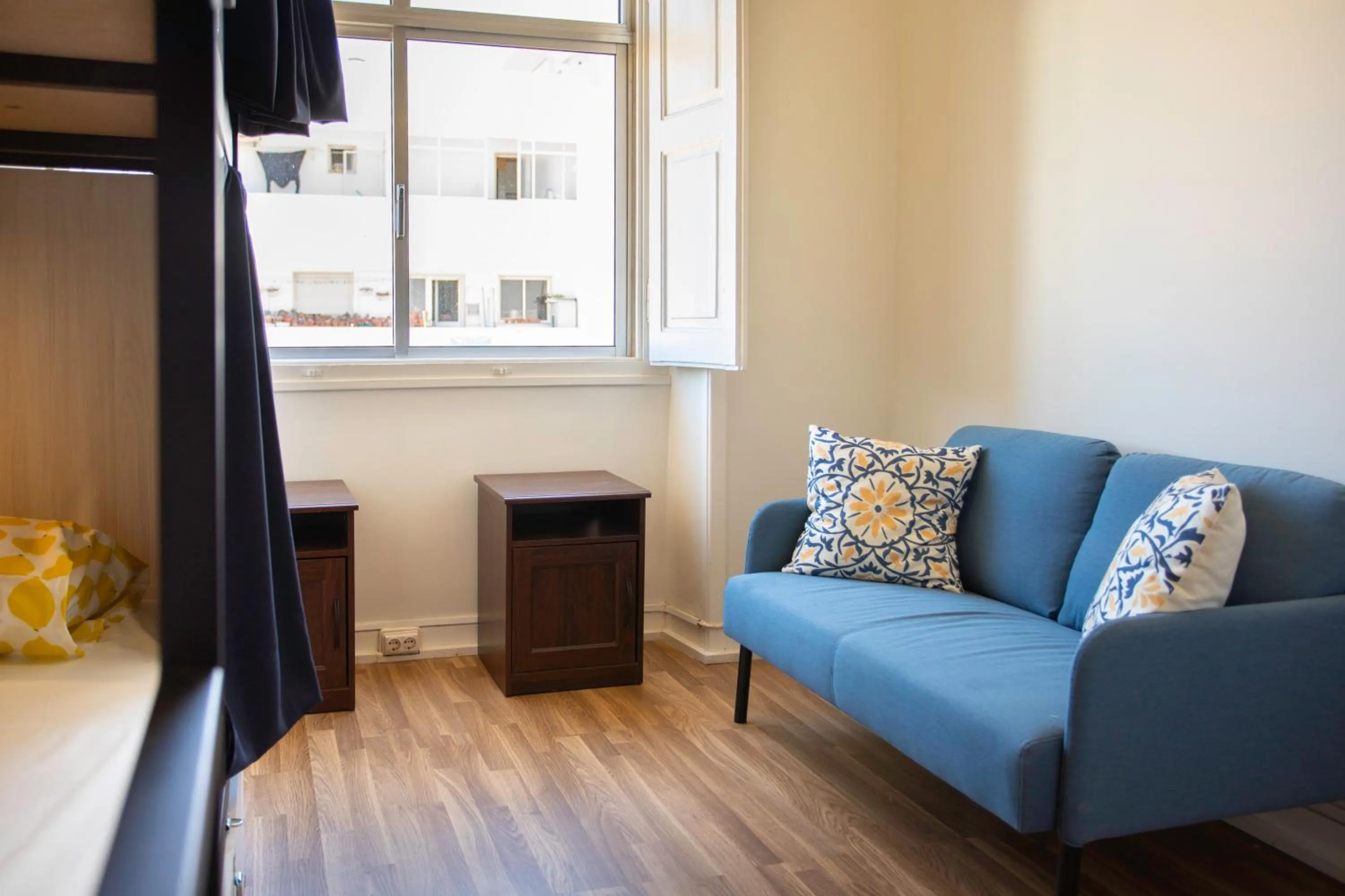 Seating area in Lemon Hostel Faro