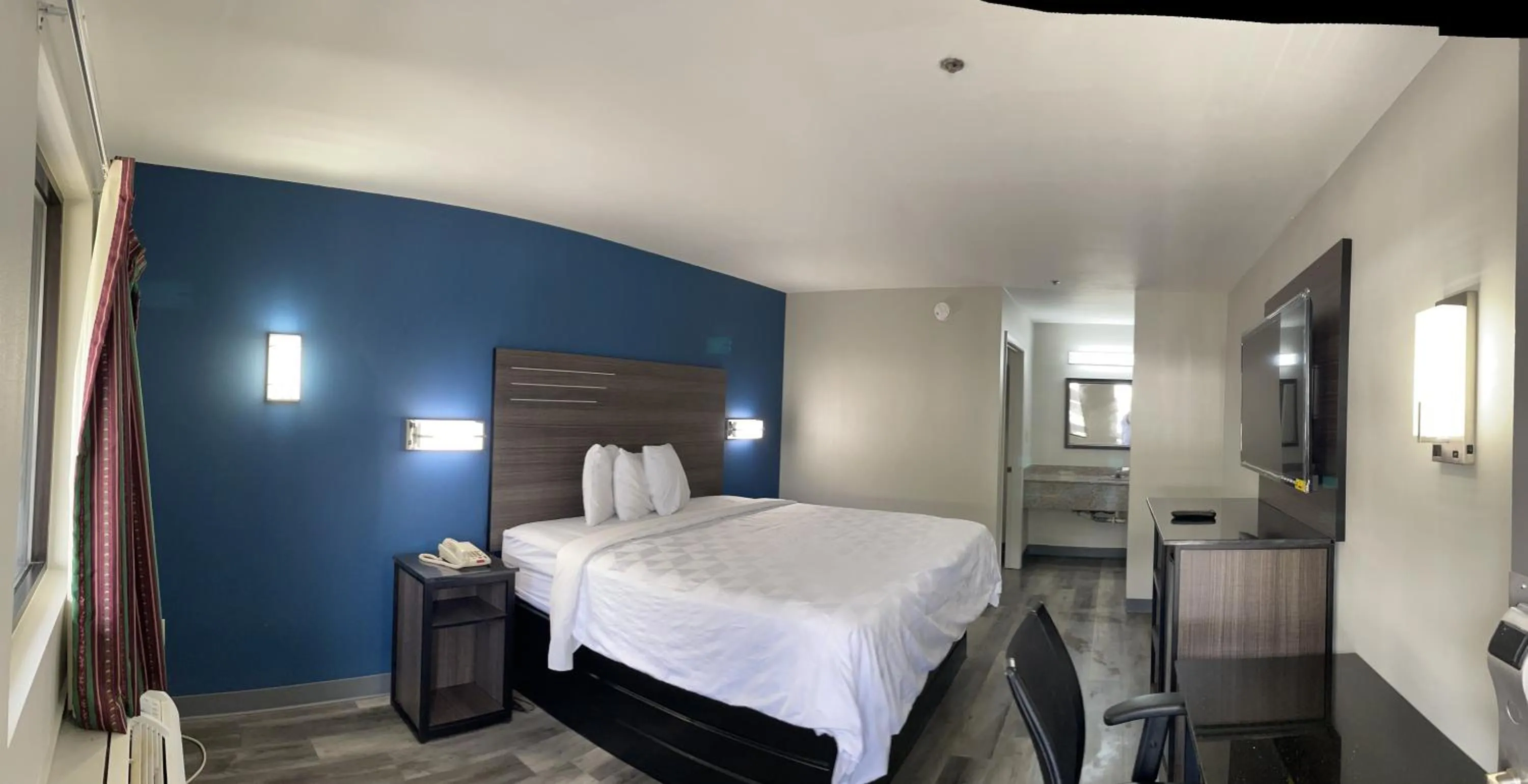 Bed in Griffin Inn & Suites