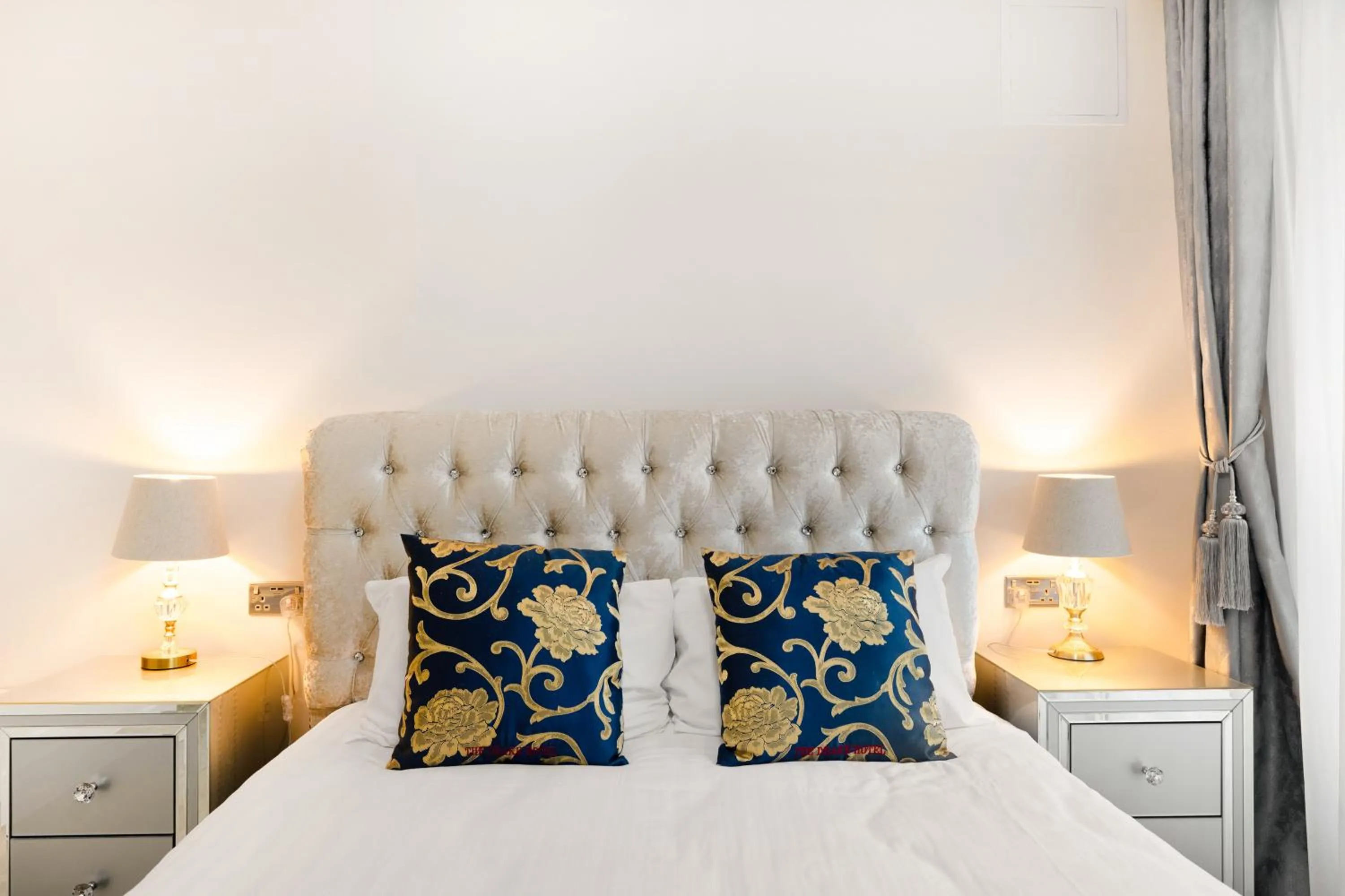 Bed in Drake Hotel Plymouth