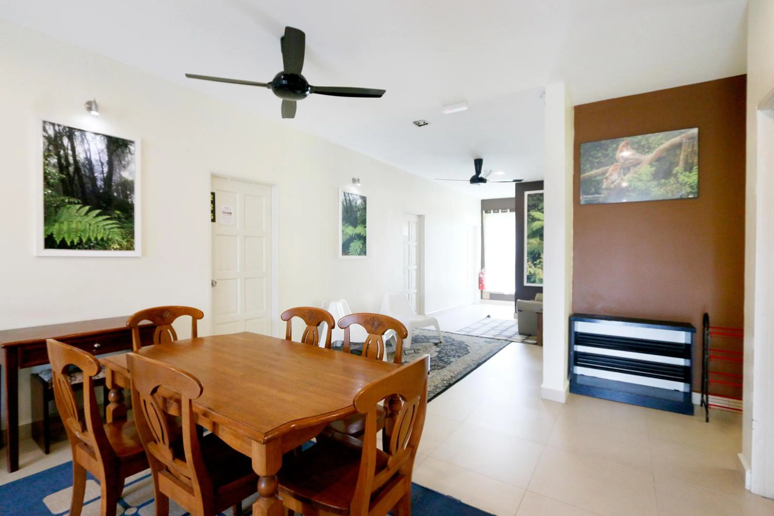 Area and facilities in Golden Lodge