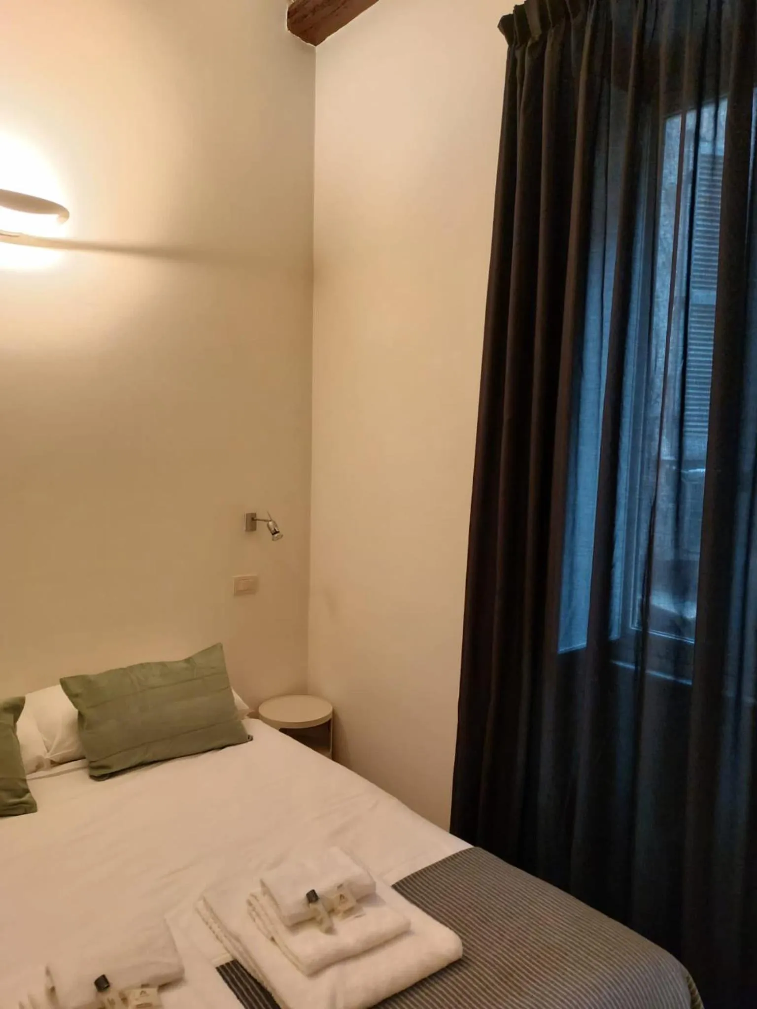 Bedroom, Bed in EasyInRome Navona