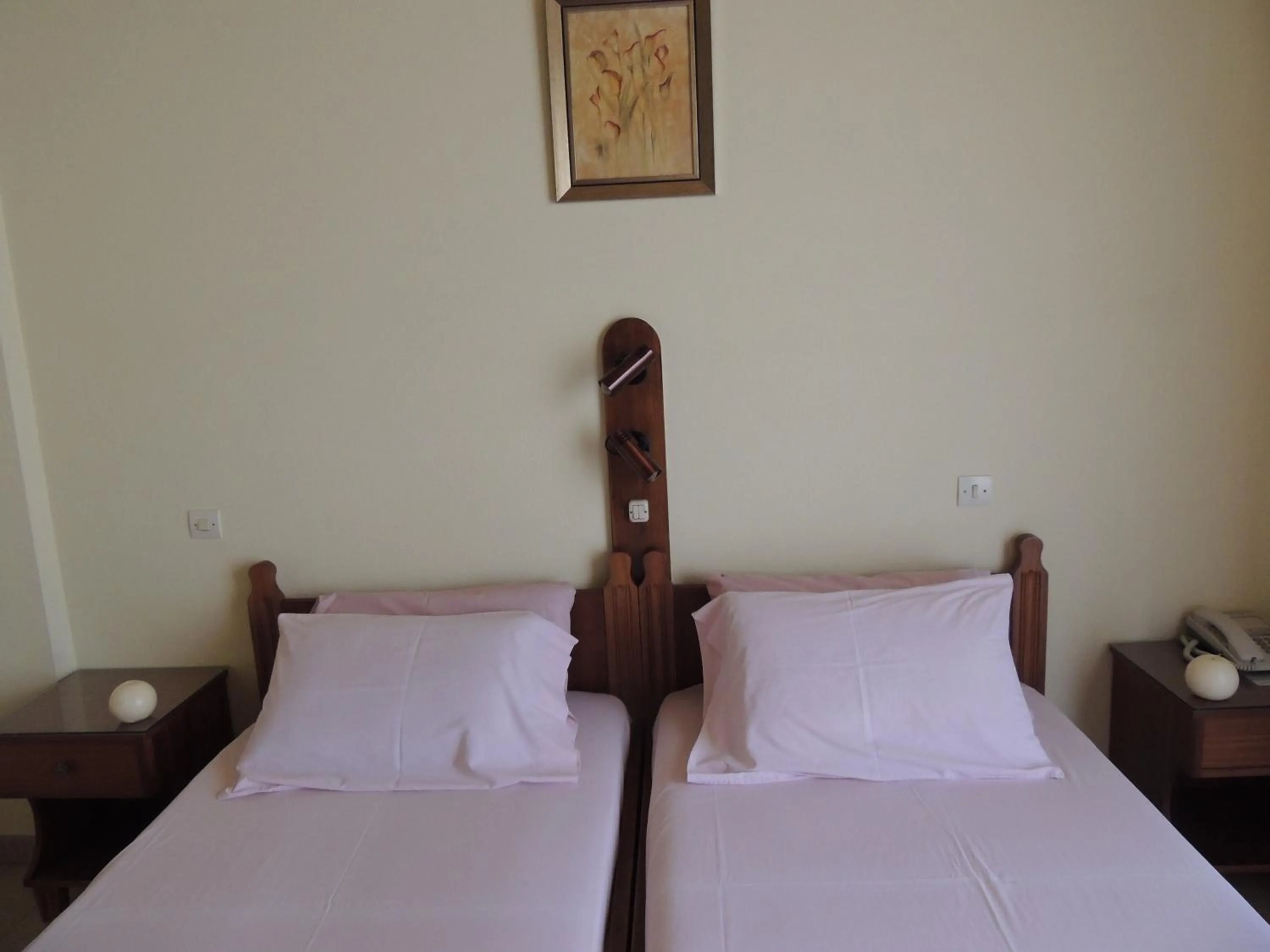 Bedroom, Bed in Miami Studios