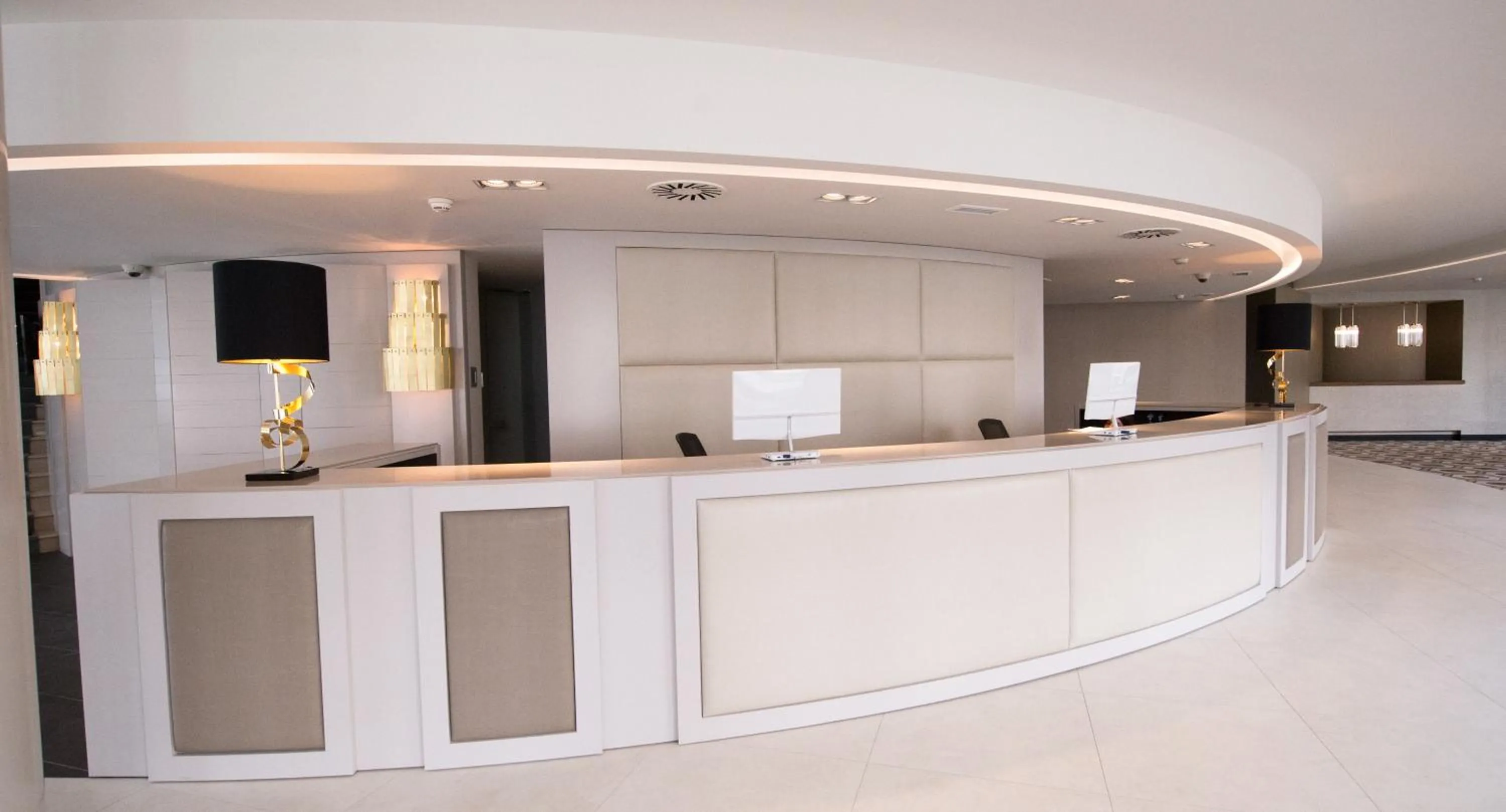 Lobby or reception in Hotel Bahía