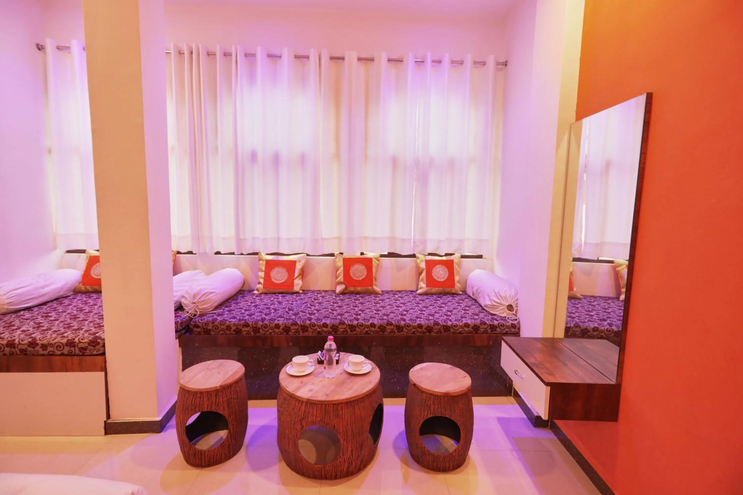 Bed in Neev Haweli