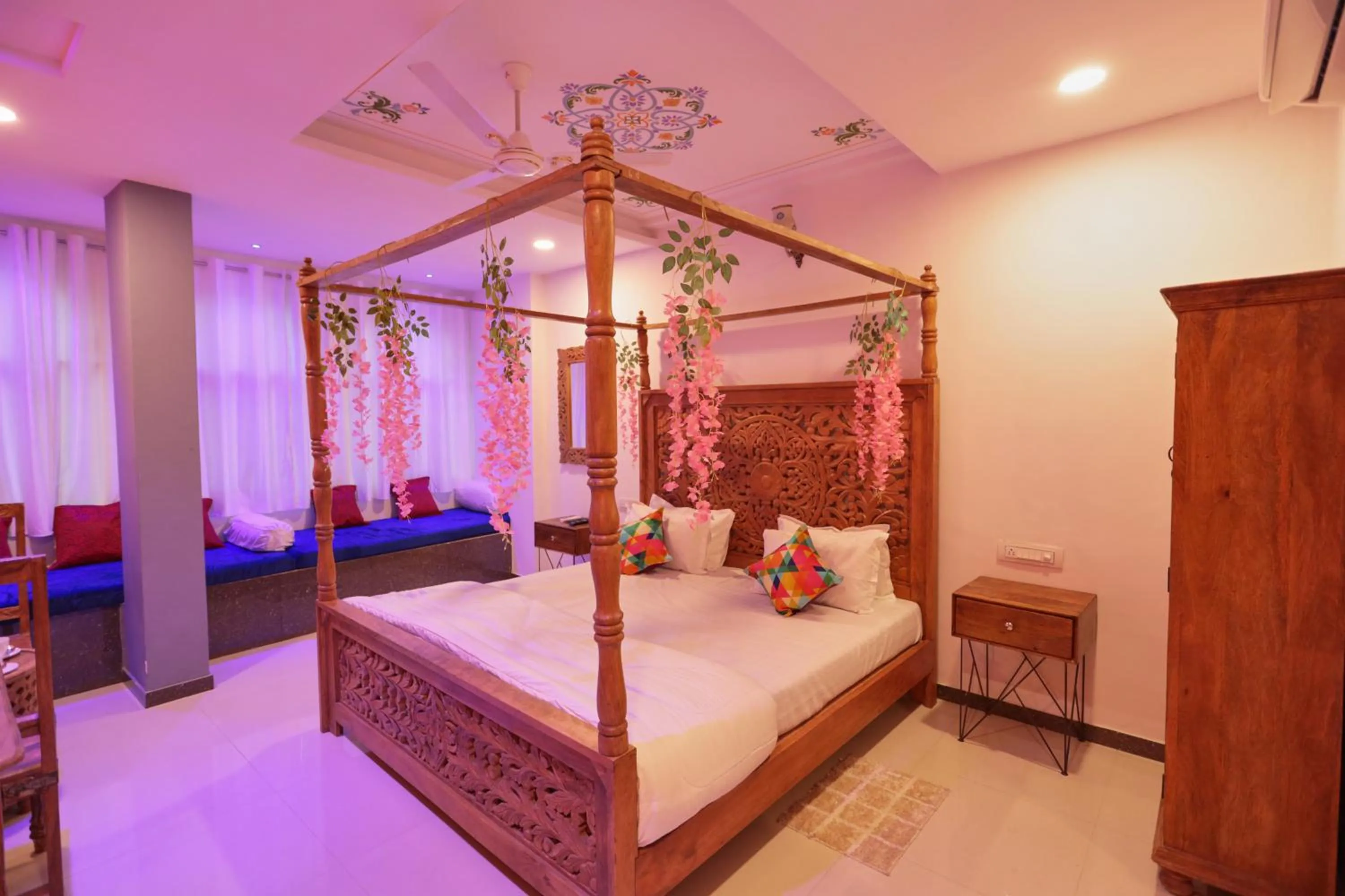 Bed in Neev Haweli