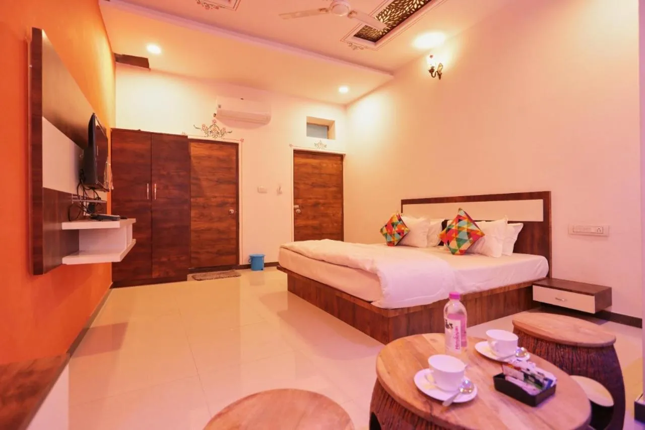 Bed in Neev Haweli