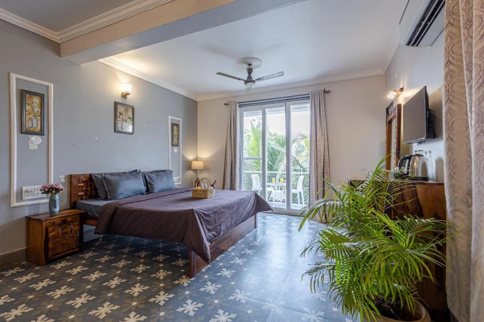 Bed in The Baga Domingo's- 50 Mtrs From the Baga Beach