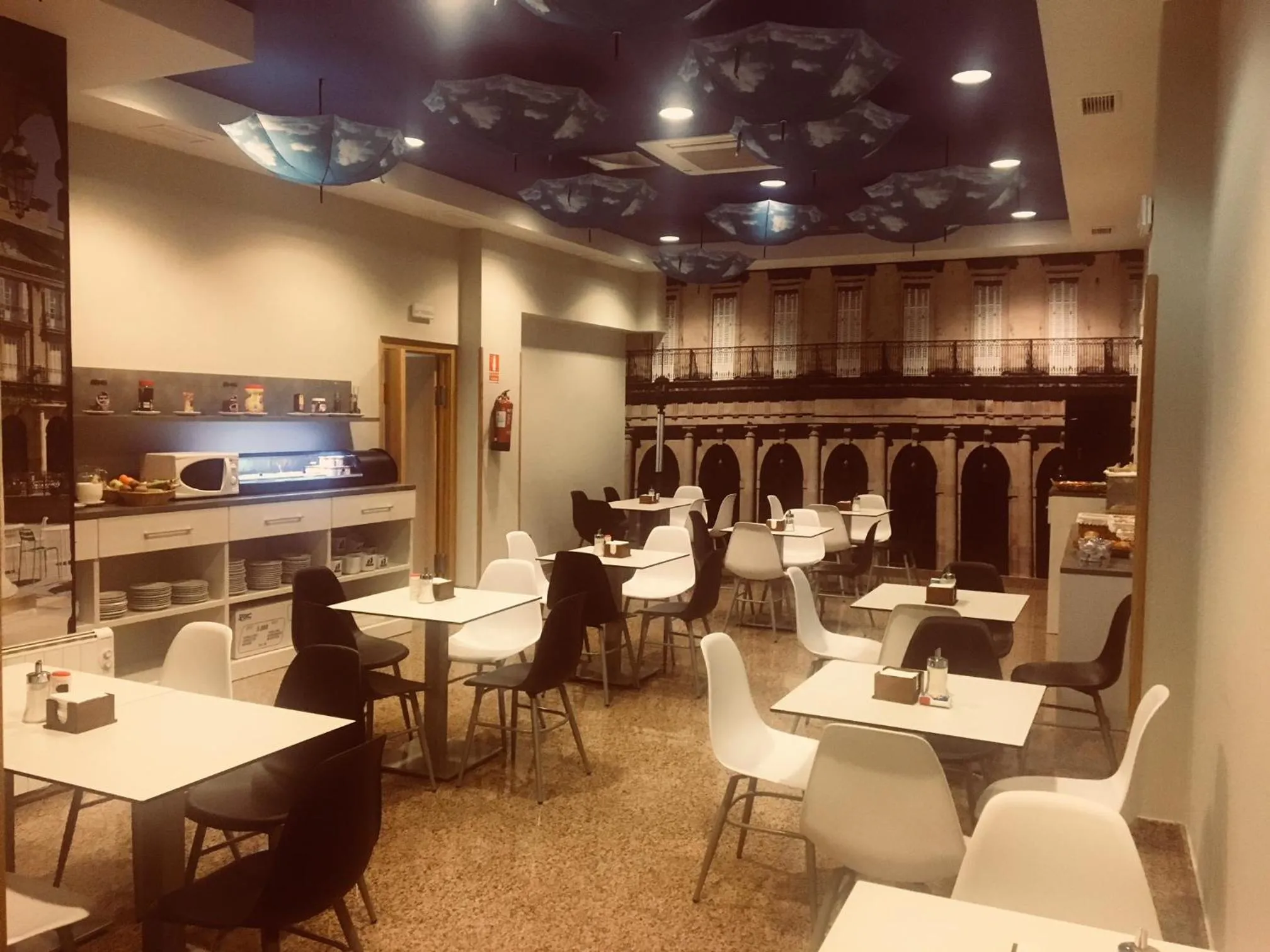 Restaurant/places to eat in Hotel Silken Sirimiri