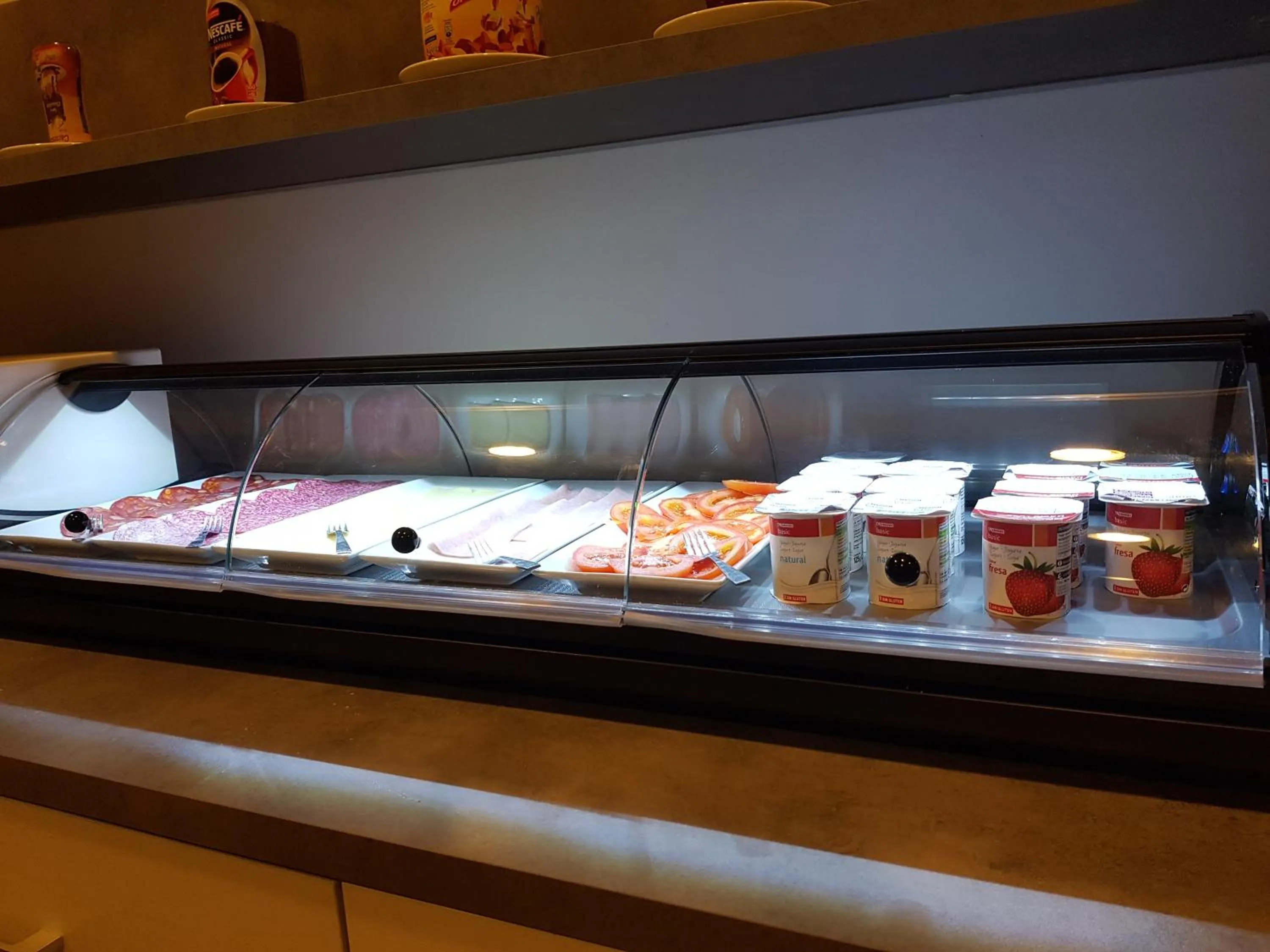 Buffet breakfast in Hotel Silken Sirimiri